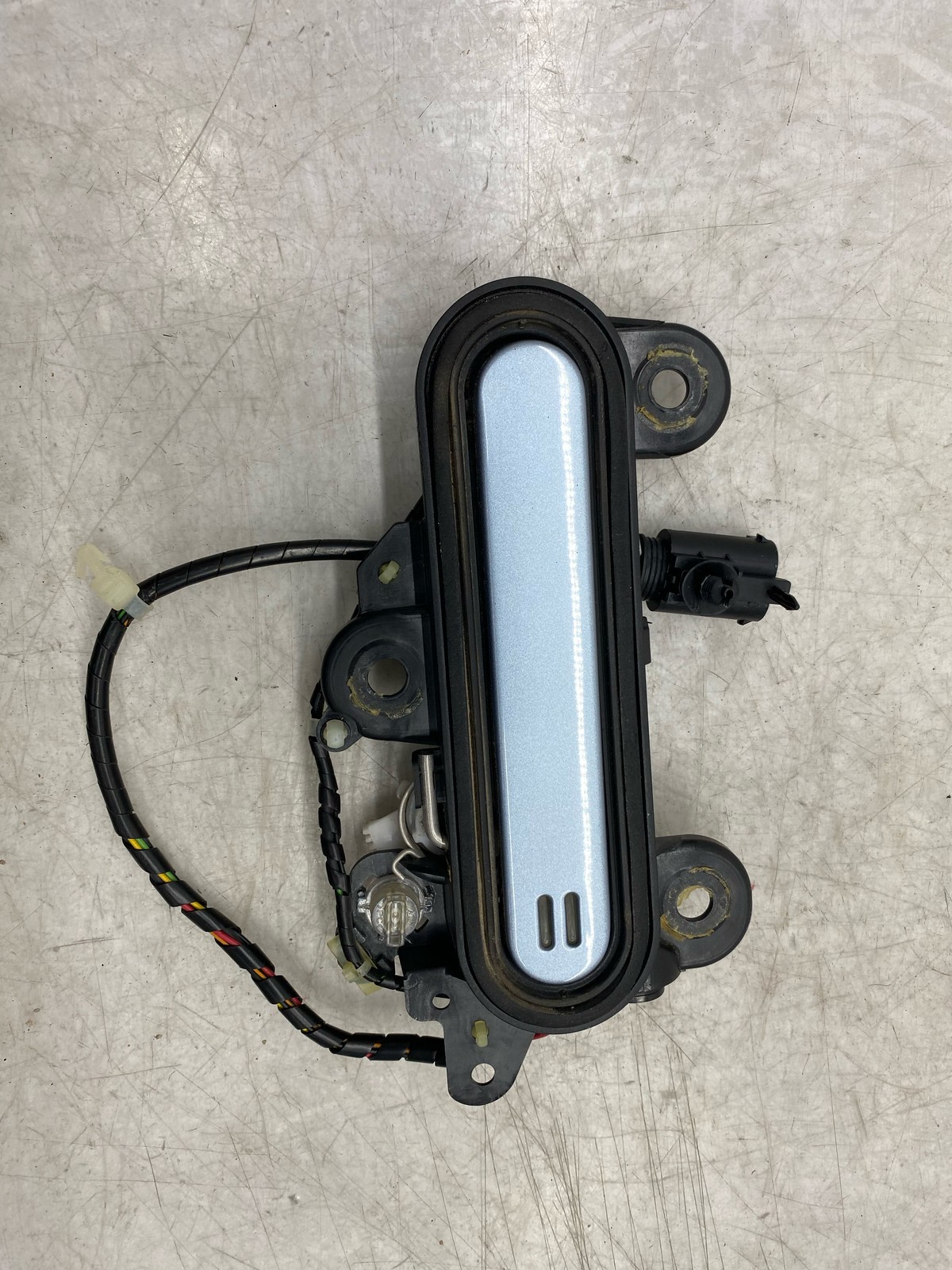 2020 - 2025 ASTON MARTIN DBX OEM RH RIGHT REAR OUTER DOOR HANDLE HY53-226A29-A