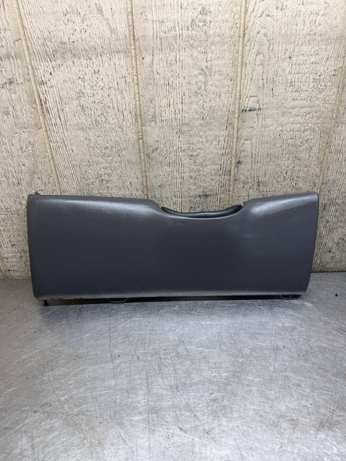 99-06 GM Silverado Suburban Tahoe Lower Knee Bolster Panel Bezel DARK GRAY