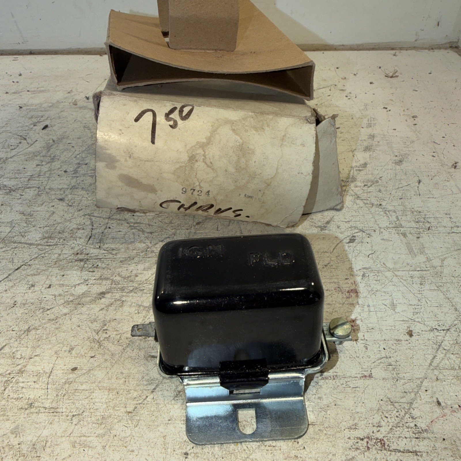 NOS IPM 9724 External 12V Voltage Regulator 1960-69 Mopar Chrysler Plymouth New