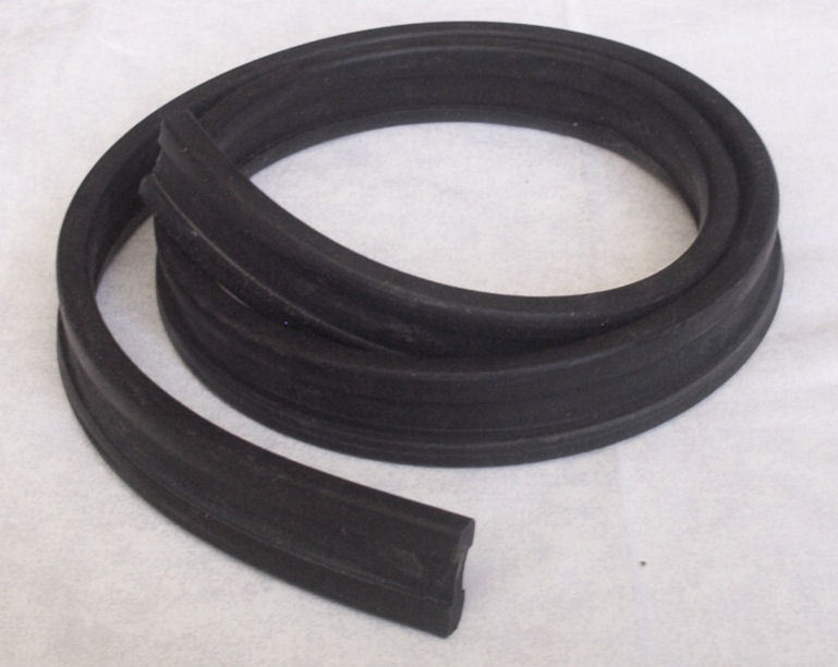 Baker Muncie 2467448 2465 rubber hinge door bus coach body panel MCI RTS Nova Baker Muncie 2467448 2465 rubber hinge door bus coach body panel MCI RTS Nova