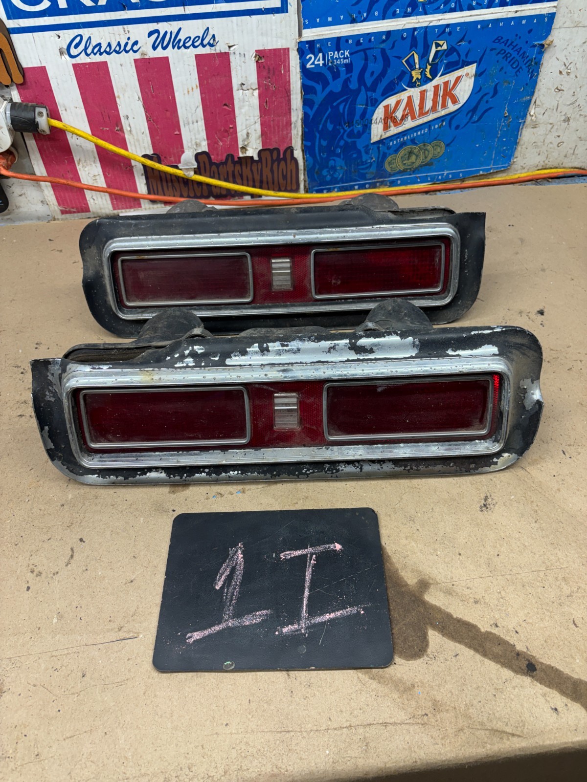 69 1969 PONTIAC LEMANS TEMPEST TAILLIGHTS TAIL LIGHT LIGHTS PAIR RIGHT LEFT HOUS