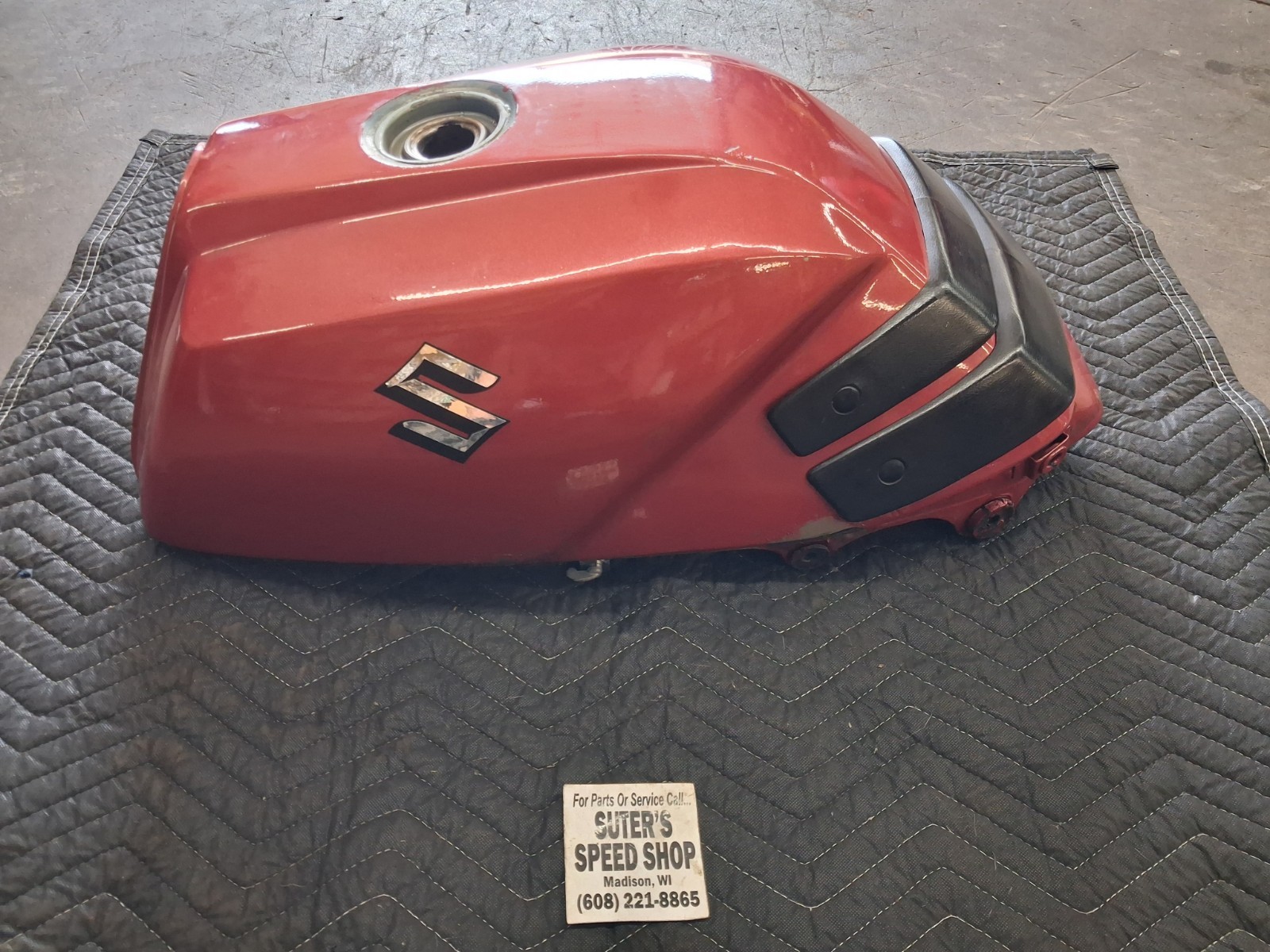 1984 Suzuki GS 1150 E Gas Tank Fuel Tank LEAKS
