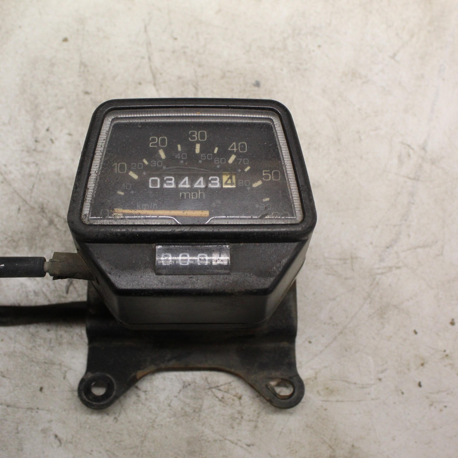 Suzuki eiger 400 SPEEDOMETER TACH GAUGES DISPLAY CLUSTER
