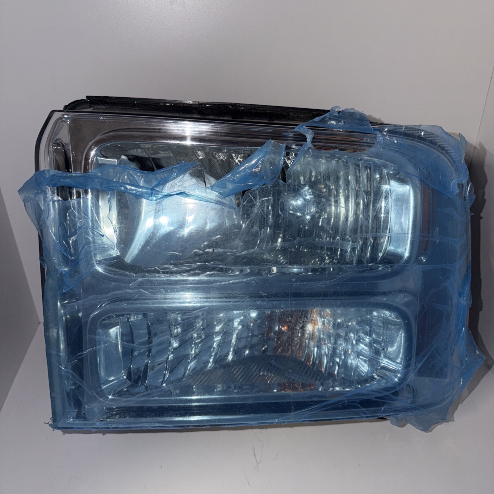 05-07 Ford F250 F350 F450 F550 Super Duty Harley LH Headlight OEM Driver