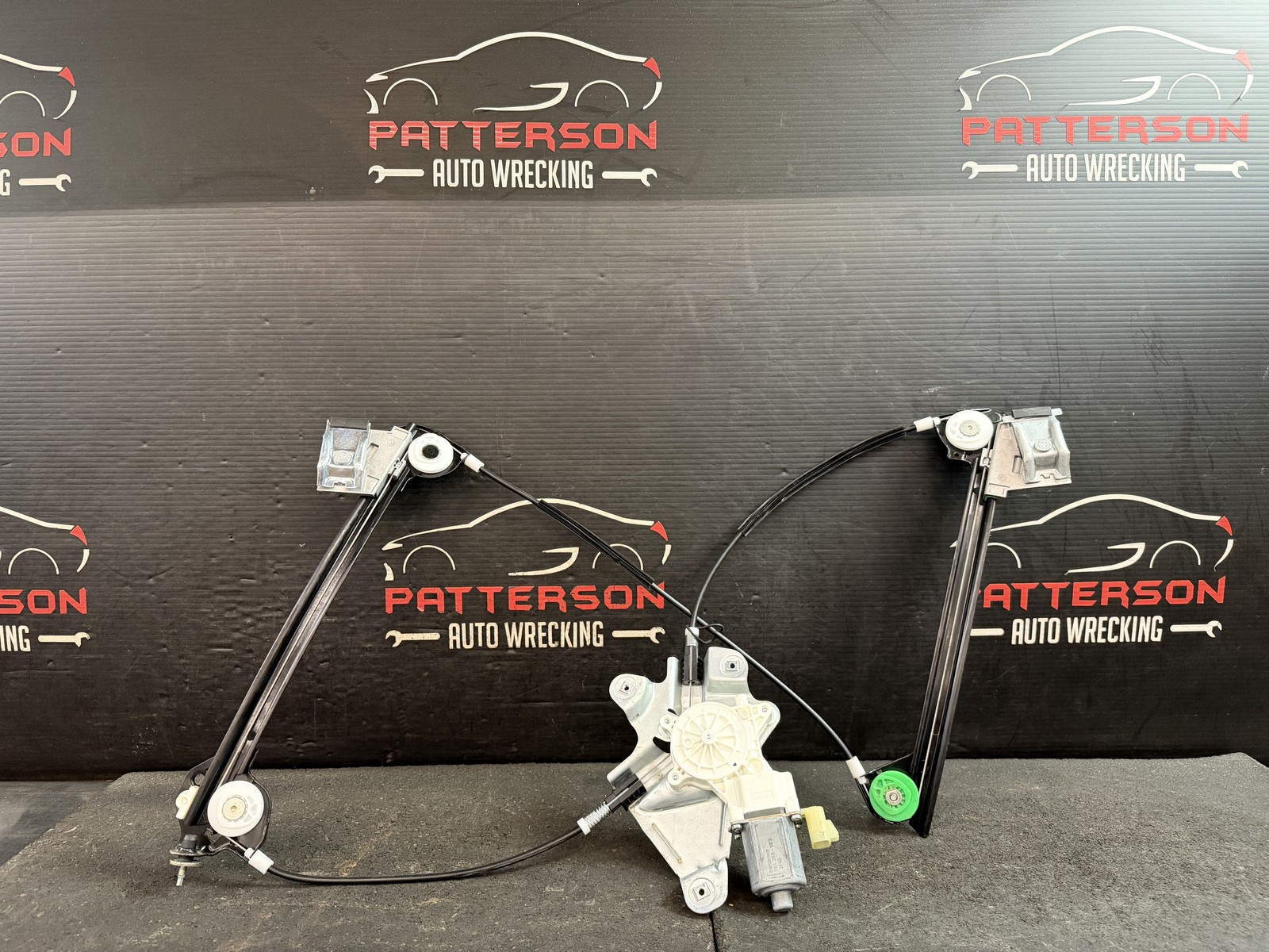 07-10 Saturn Sky Front Driver Left Door Power Window Regulator W/ Motor