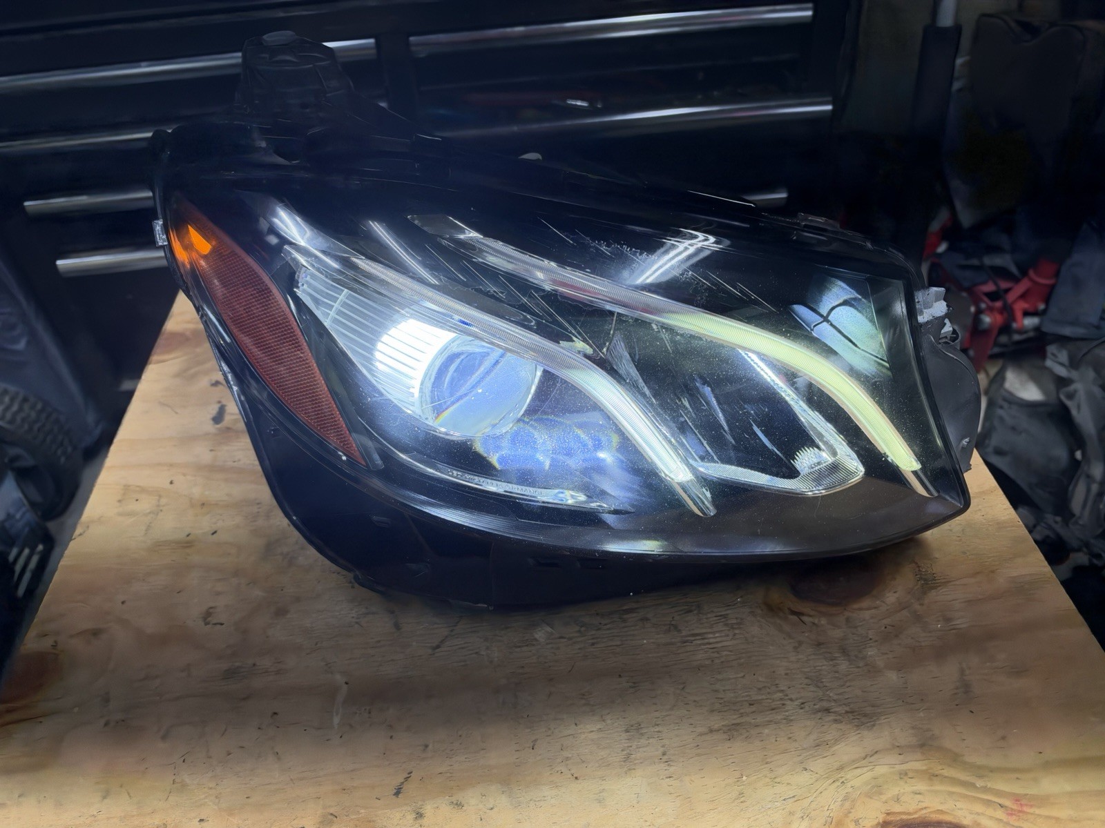 2017-2020 Mercedes Benz E300 E400 E350 Right Passenger Headlight *Read Decript*