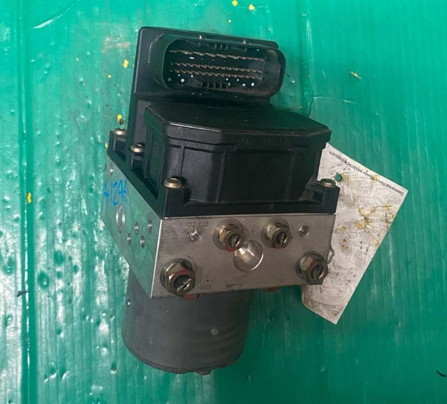 99-04 Porsche 911 Boxster Anti-Lock Brake Pump & Module 0265800010