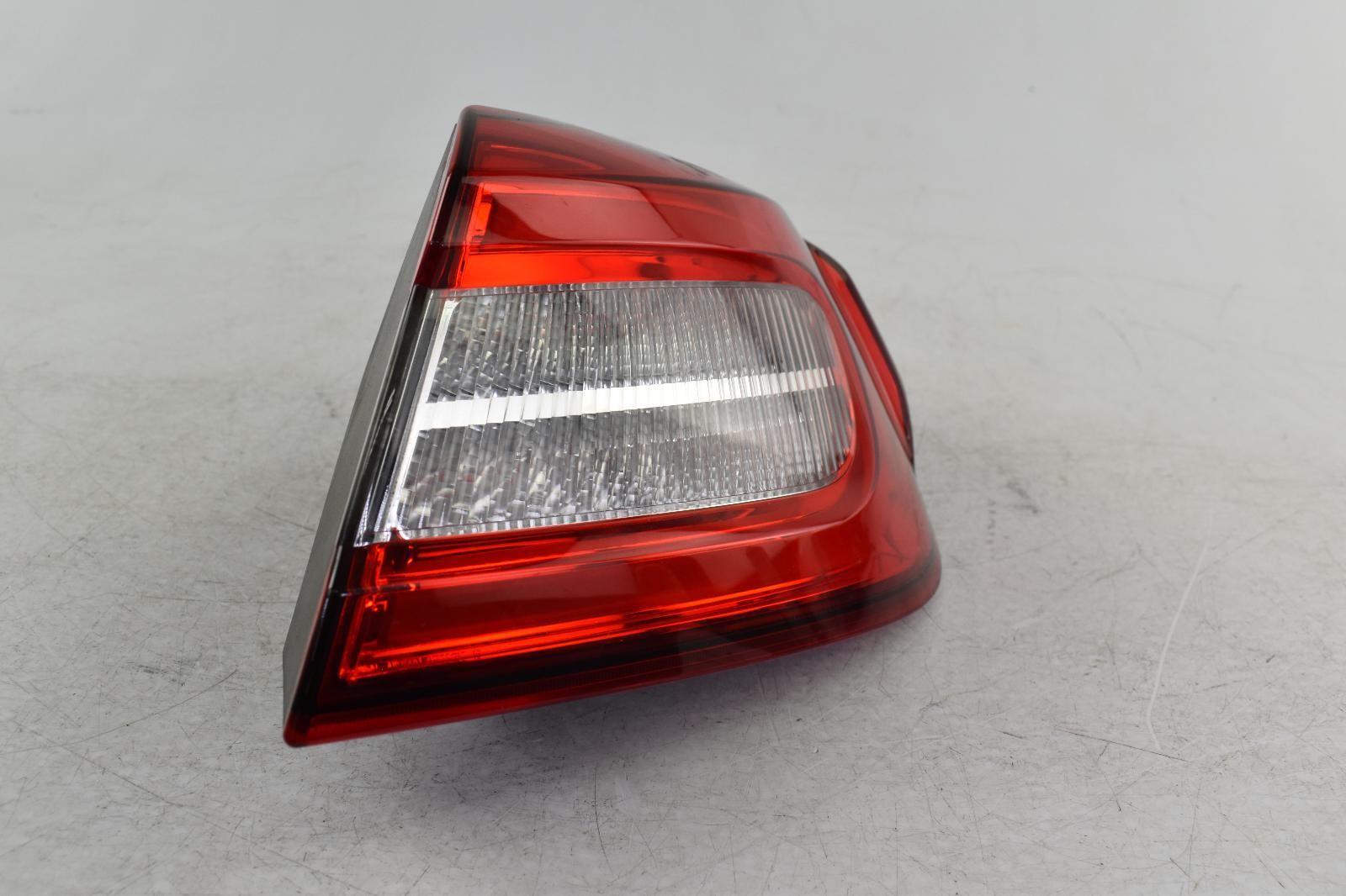 2017 MASERATI MASERATI QUATTROPORTE Right Taillight