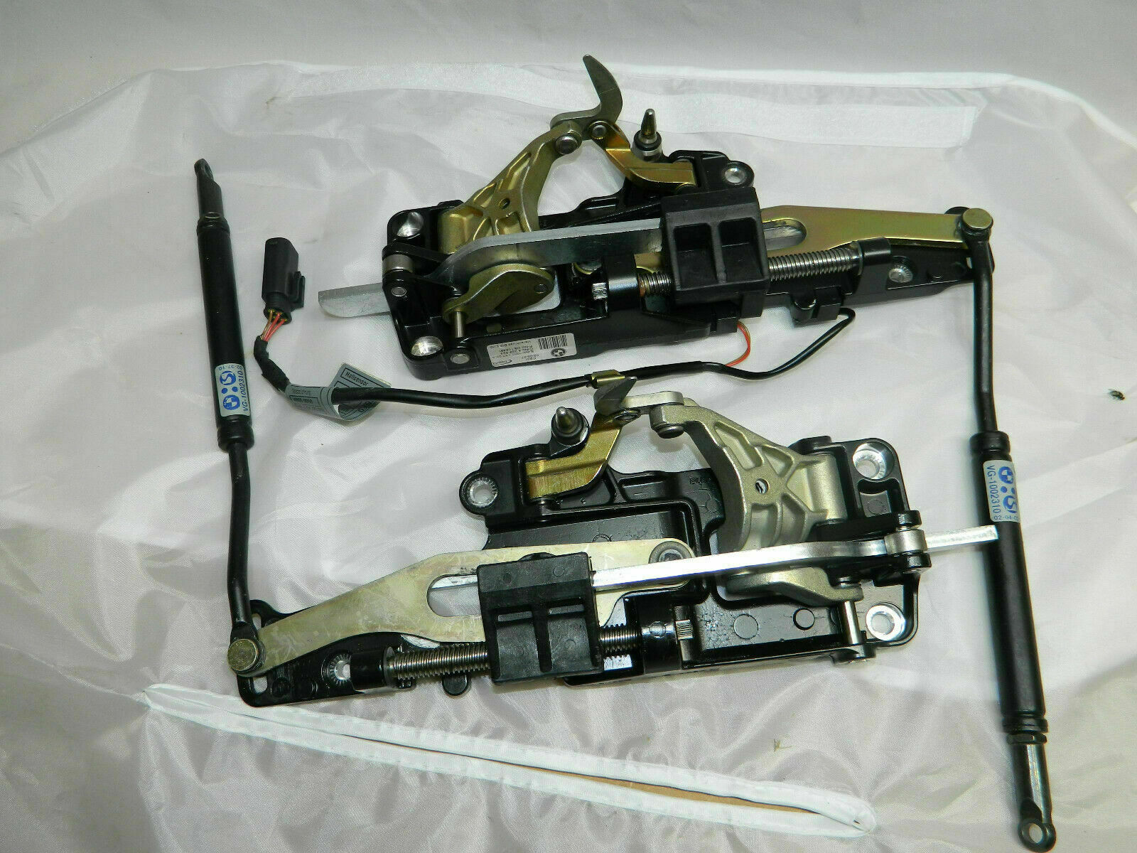 🚘BMW 325Ci 330Ci E46 M3 TOP LATCH LOCK PAIR REBUILT $100 Core Included in Price