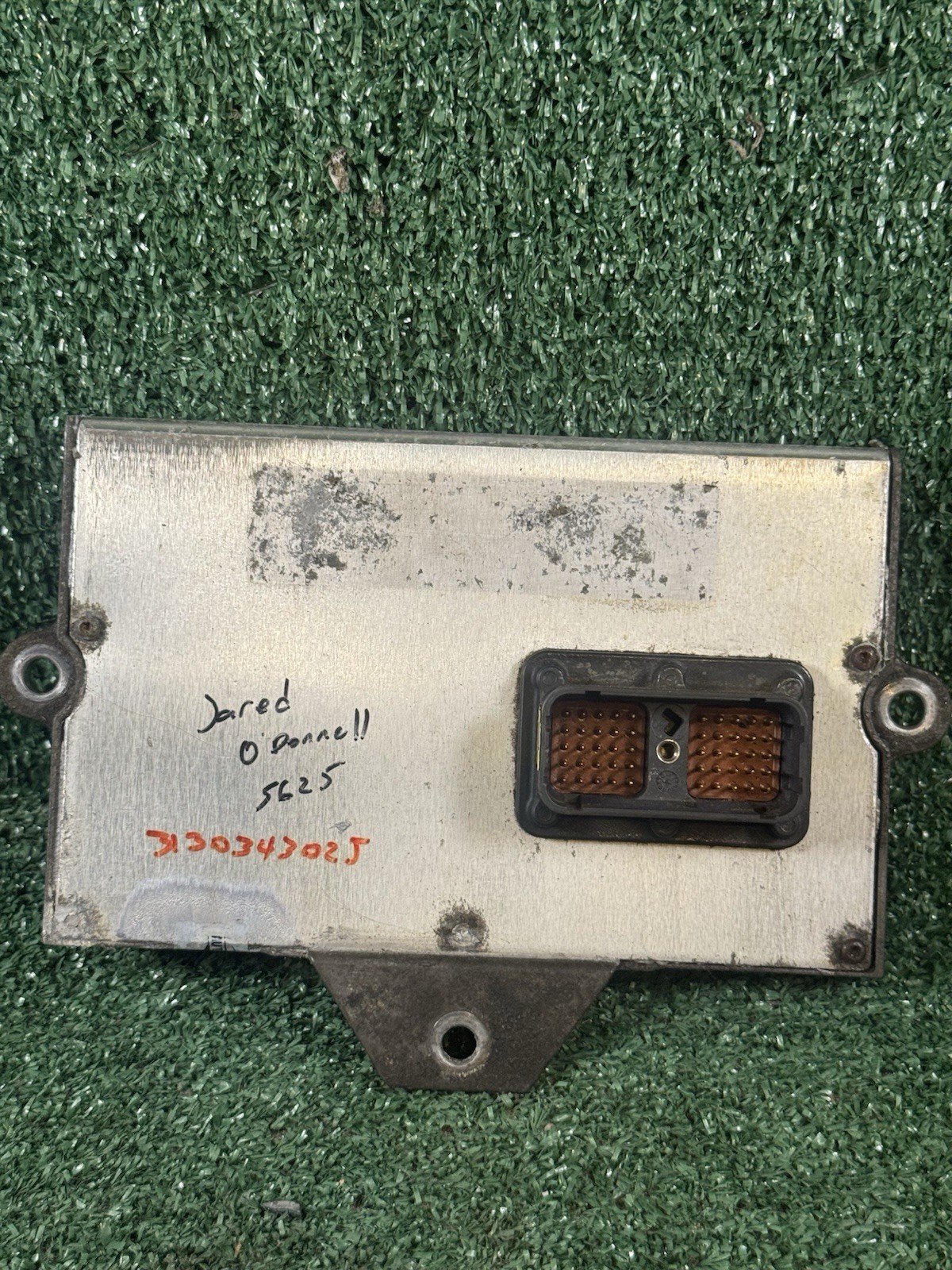 2000-2002 DODGE RAM 2500 3500 5.9L CUMMINS DIESEL ECM ECU 3947912 2000-2002 DODGE RAM 2500 3500 5.9L CUMMINS DIESEL ECM ECU 3947912