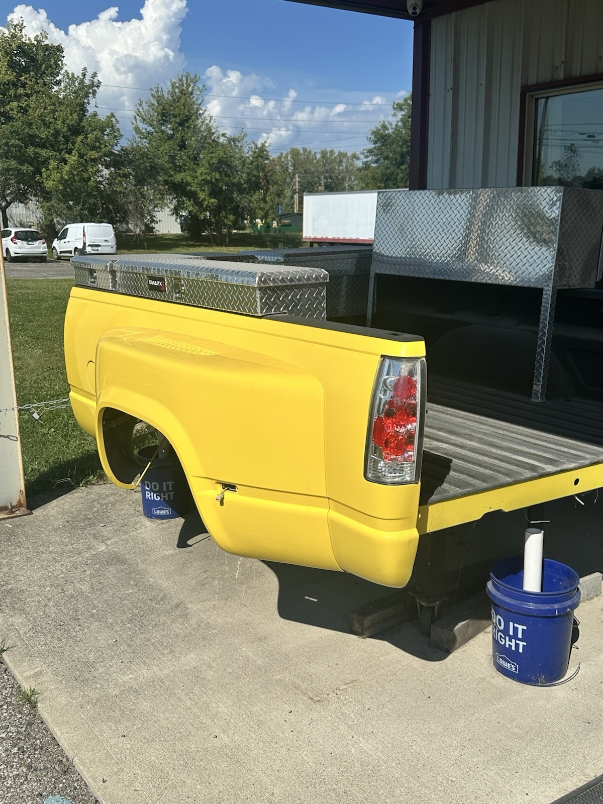 1988 - 1998 Chevrolet/GMC C/K 3500 Dual Wheel / Dually  8-ft pickup Bed