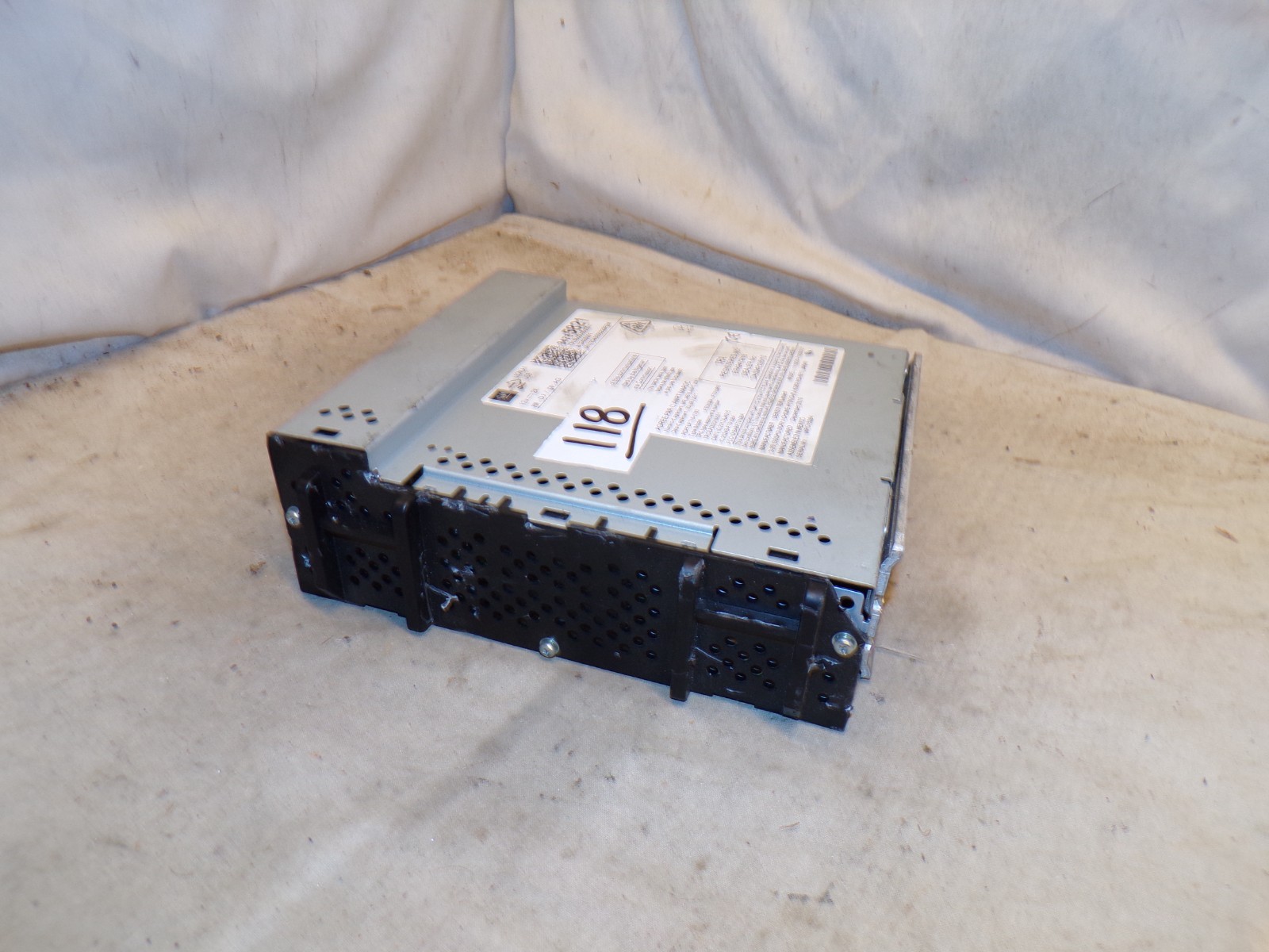 20 21 22 23 Chevrolet Silverado Radio Receiver 84785821 B118