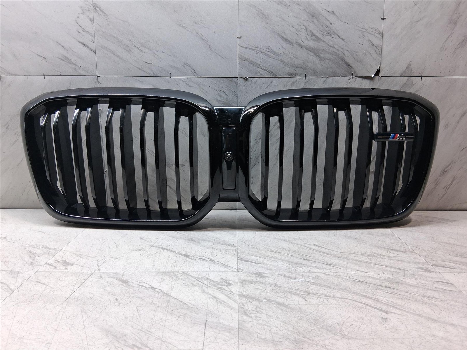 2022 2024 BMW X3 X4 GRILLE ASSEMBLY OEM UPPER FRONT CENTER W/CAMERA 40505410 DE