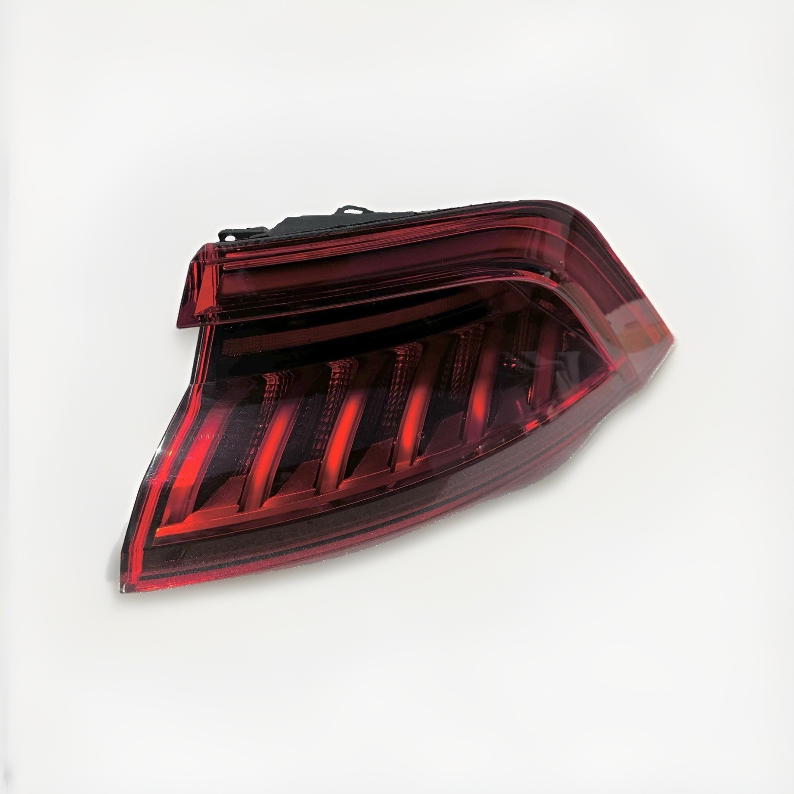 OEM 19-24 Audi Q8 SQ8 RSQ8 Mint Right Passenger Outer Tail Light 4M8945070C