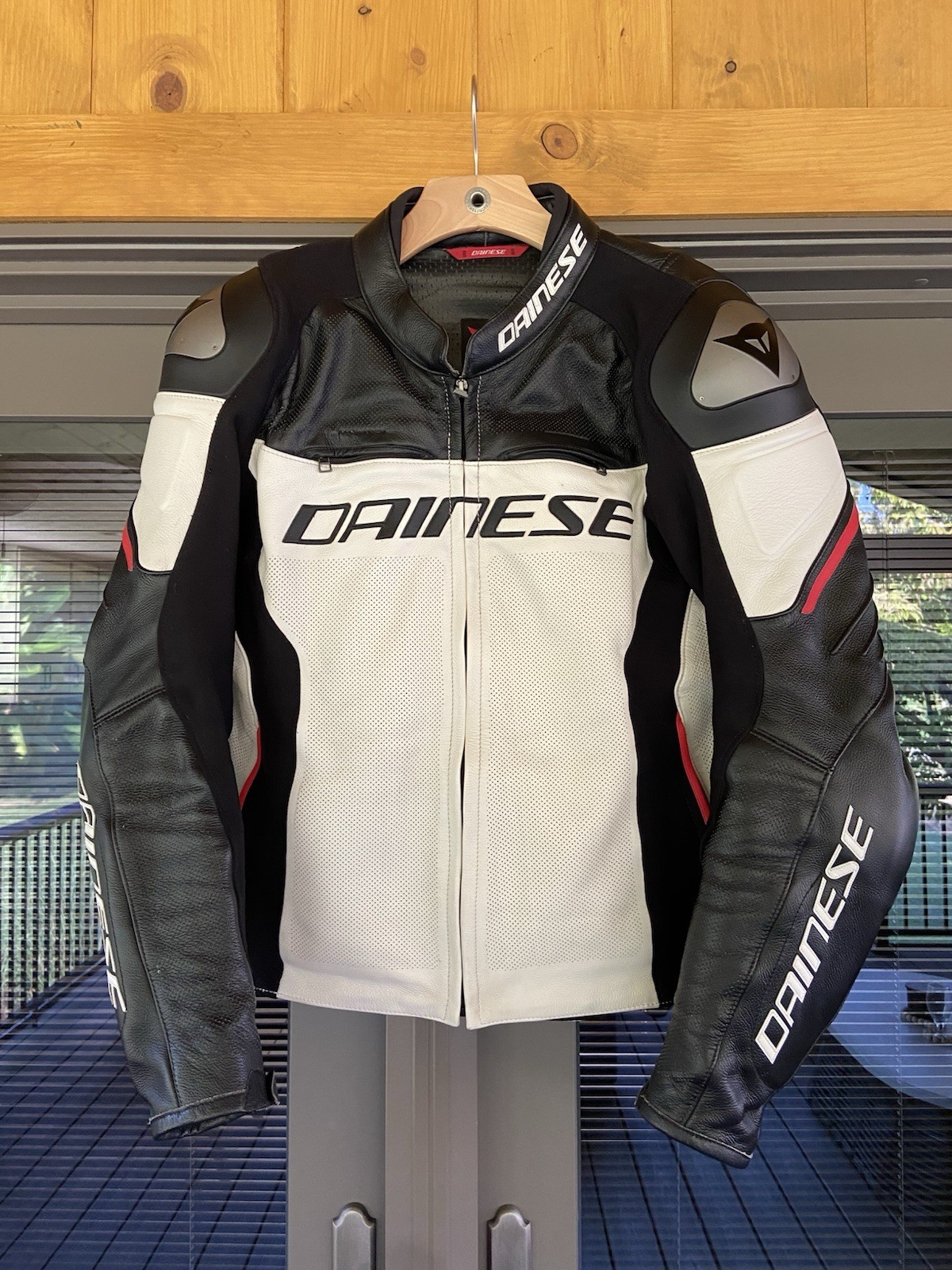 Dainese Racing 3 Leather Perforated Leather Jacket Size 54 Dainese Racing 3 Leather Perforated Leather Jacket Size 54