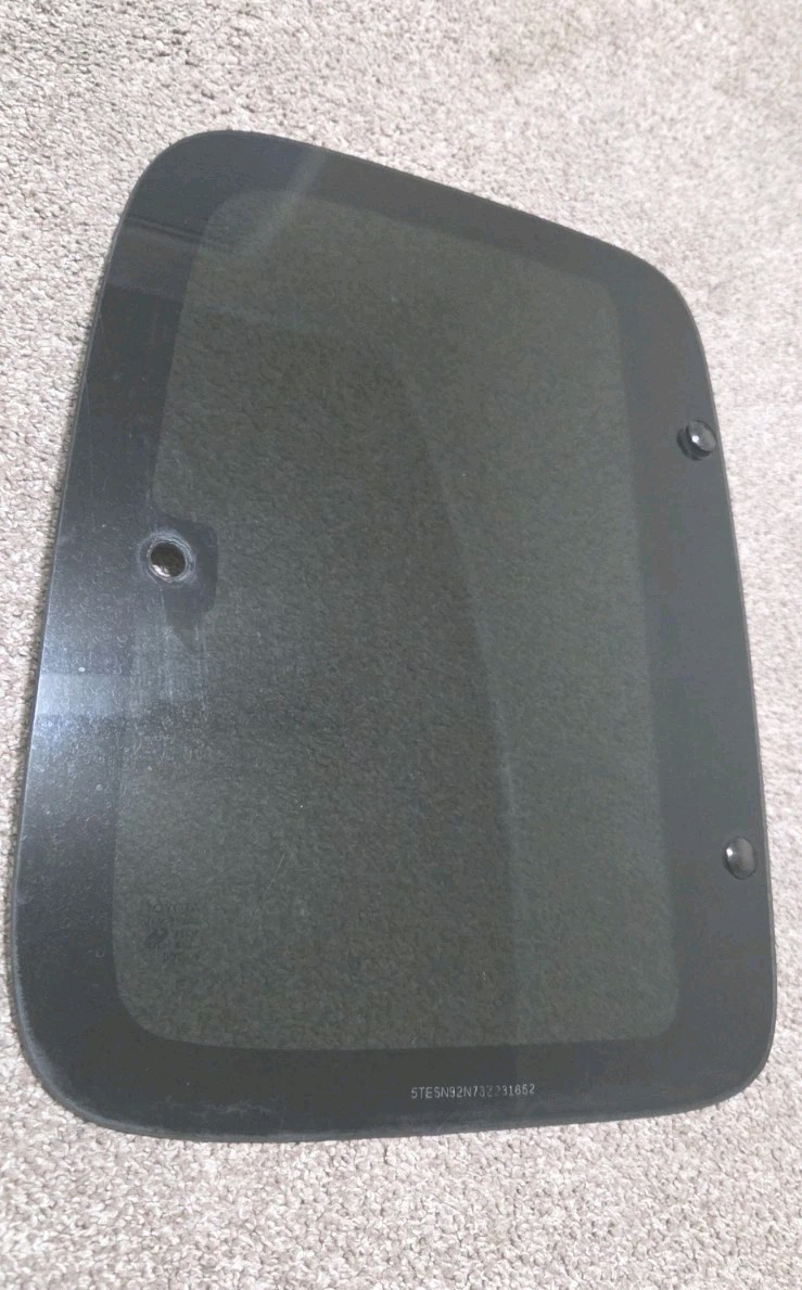 1998-2003 Toyota Tacoma Quarter Glass  Passenger RWindow  RH XCab ..2003 OEM
