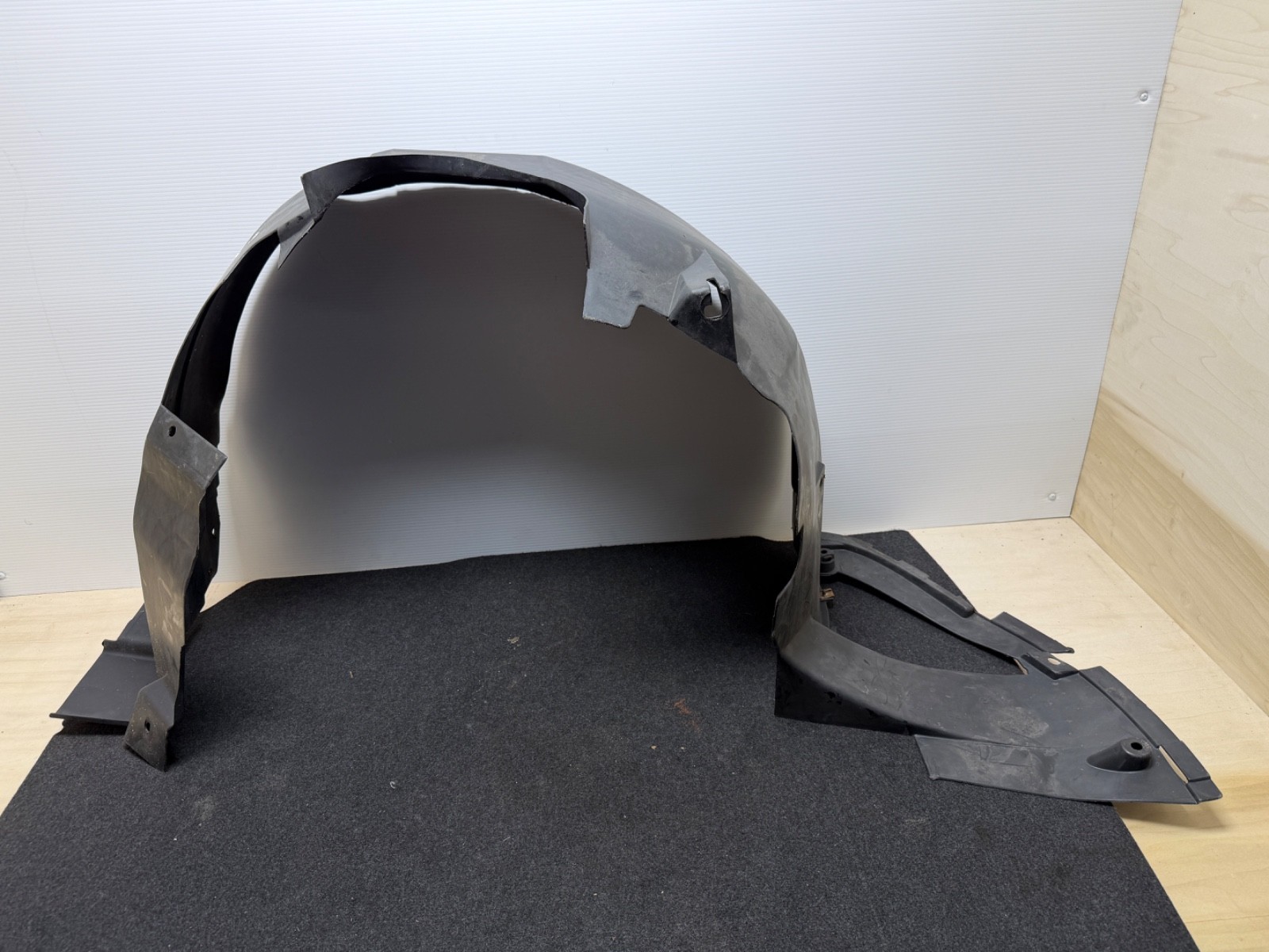 99-01 Porsche 911 996 Front Left Fender Liner Splash Shield OEM 99650420306