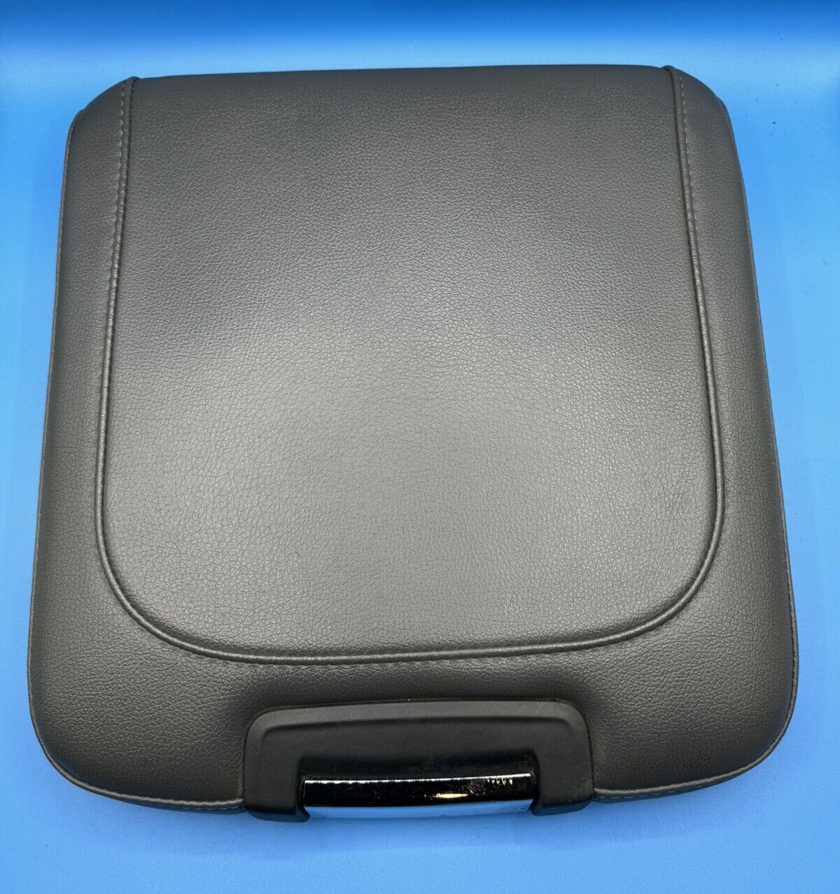 13 14 15 16 17 18 DODGE RAM OEM center console jump seat lid armrest gray OEM