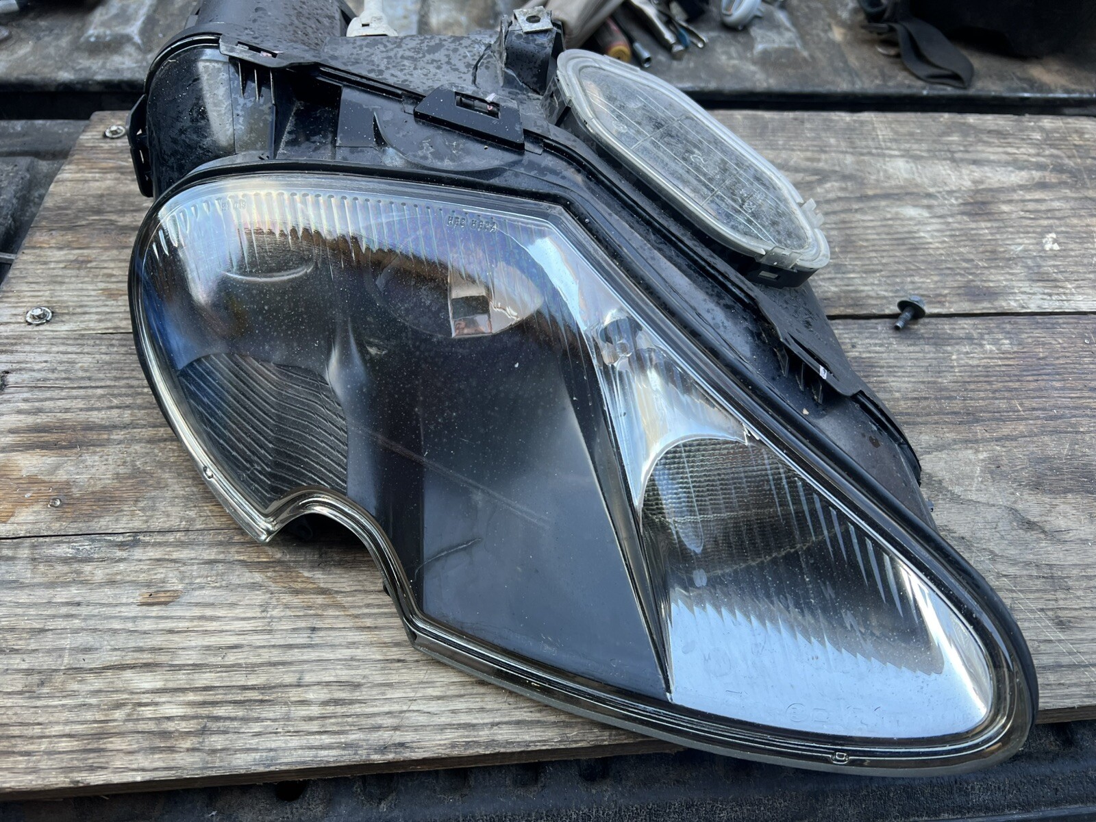 03-06 JAGUAR XK8 PASSENGER RIGHT RH XENON HID HEAD LIGHT LAMP Damaged 03-06 JAGUAR XK8 PASSENGER RIGHT RH XENON HID HEAD LIGHT LAMP Damaged