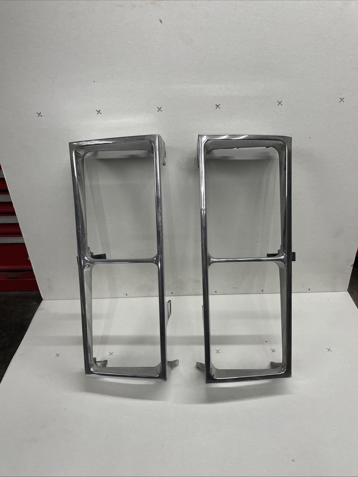 85-89 Volvo 740 83-87 Volvo 760 OE Headlight Bezel (PAIR) GLE Diesel Bezels