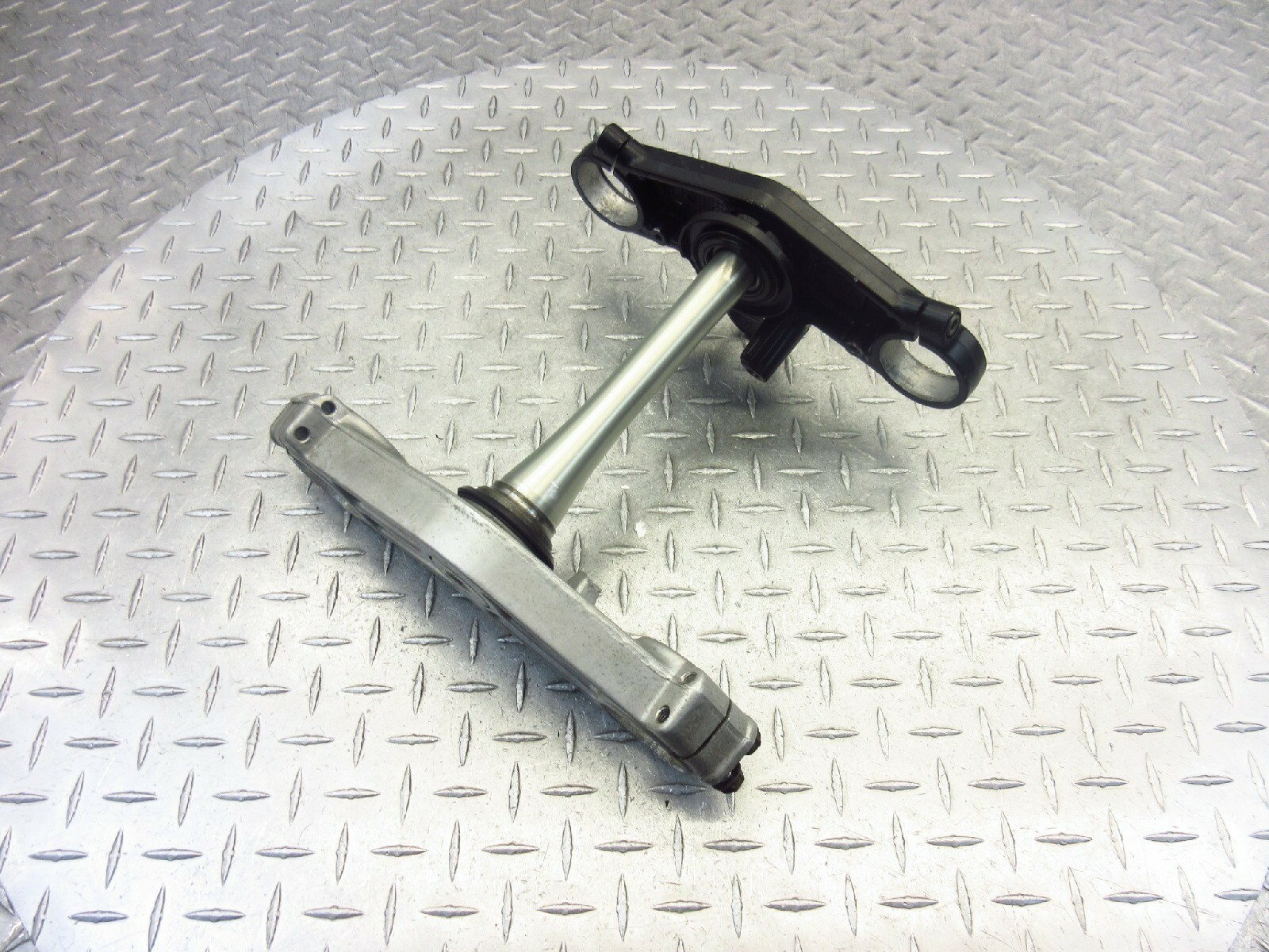 2006 00-02 05-08 Kawasaki ZZR600 ZX600 OEM Triple Tree Front Suspension Holder