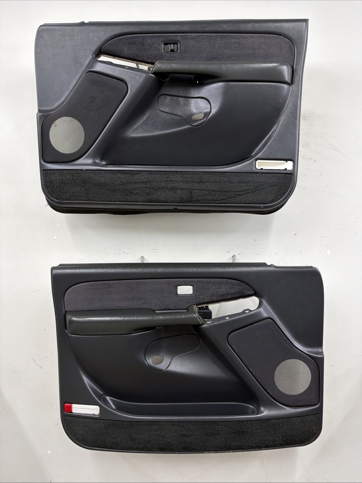 99-02 Chevy Silverado Tahoe GMC Sierra Yukon Set Of Front Power Door Panels OEM