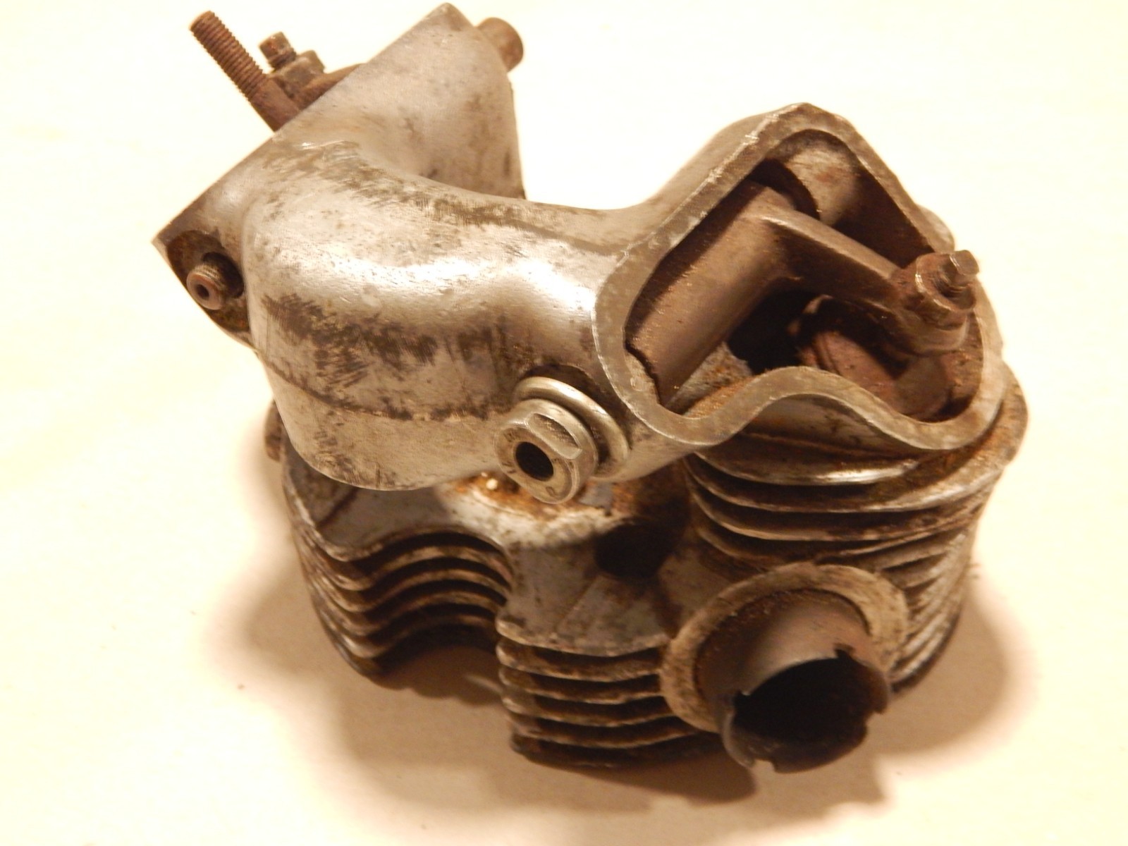 TRIUMPH CUB T20 OVAL CYLINDER HEAD W/ GOOD FINS T20S T20T T20SC TIGER