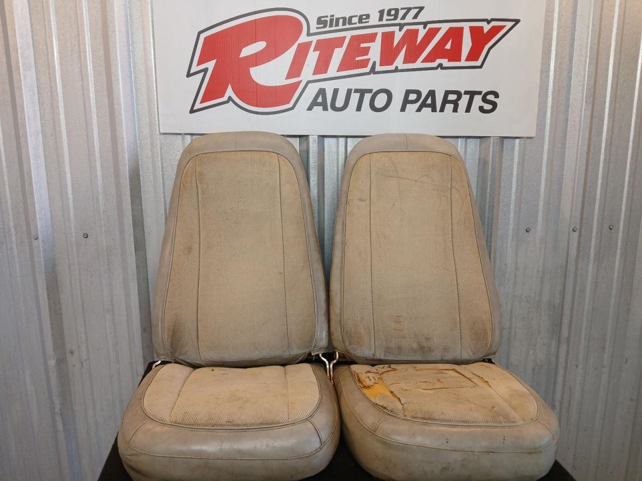 68-78 CORVETTE C3 SEATS PAIR CORES FOR RECOVERING