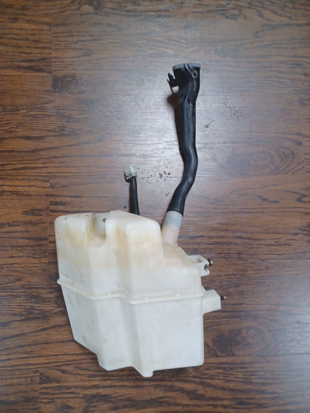 03-06 NISSAN Z33 350Z Convertible WINDSHIELD WIPER WASHER FLUID RESERVOIR 