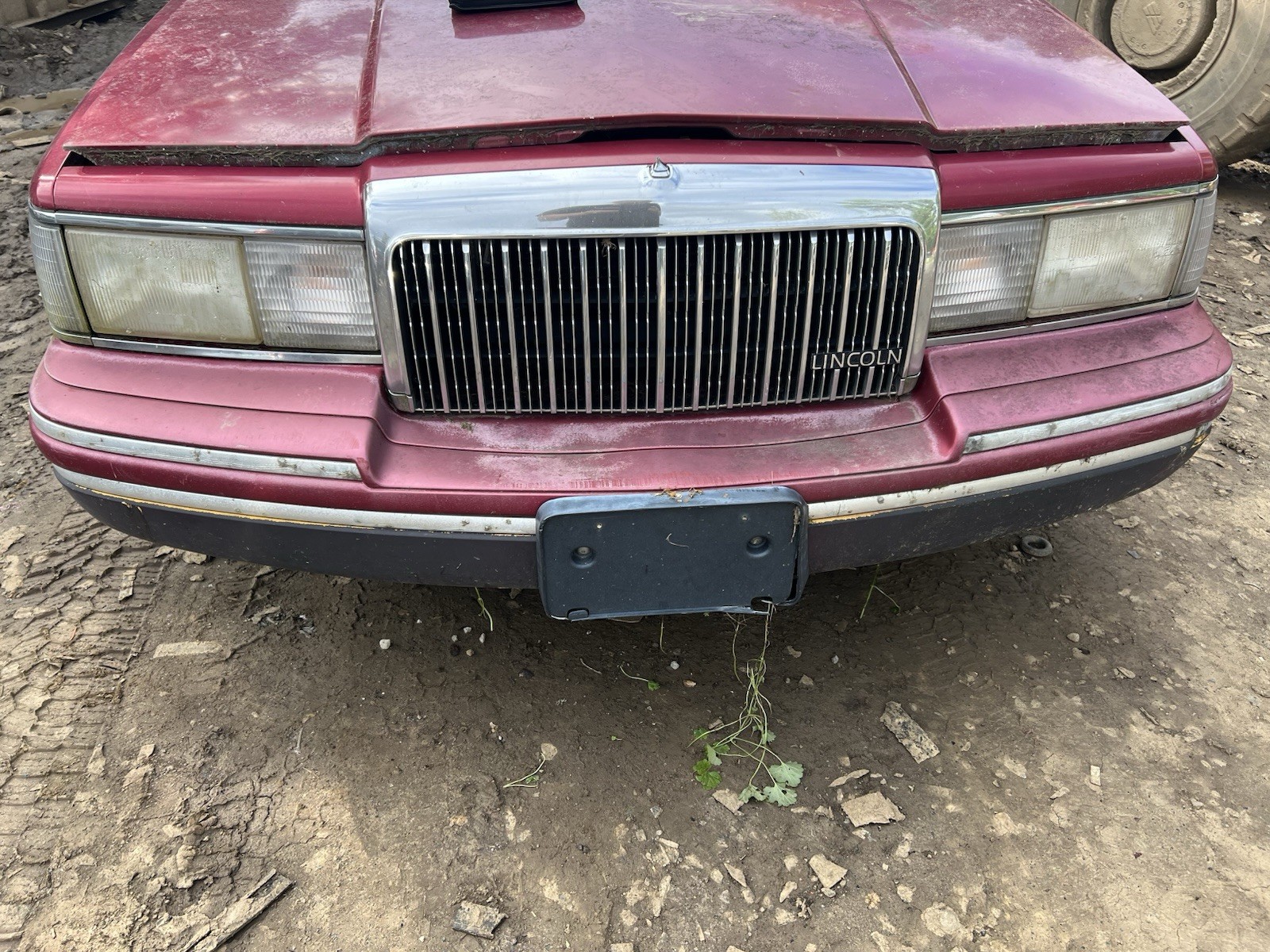 1990-1994 LINCOLN TOWNCAR FRONT BUMPER COVER ASSEMBLY ONLY *FACTORY LINCOLN*OEM 1990-1994 LINCOLN TOWNCAR FRONT BUMPER COVER ASSEMBLY ONLY *FACTORY LINCOLN*OEM