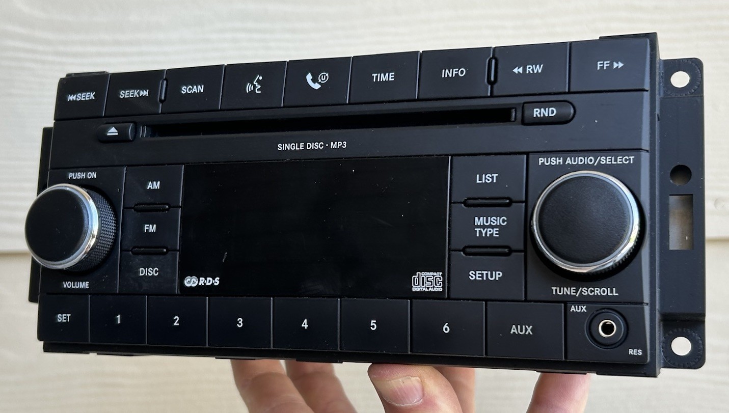 Excellent OEM 07-2014 Chrysler/Dodge/JEEP (AM/FM + CD PLAYER-MP3) # P05107095AI