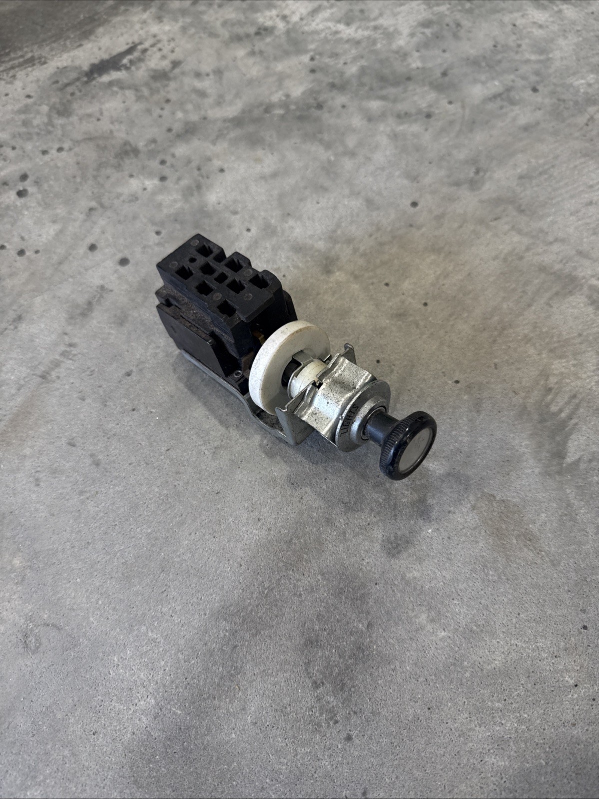 1967-72 Ford Truck Light Switch Control Used Good Condition
