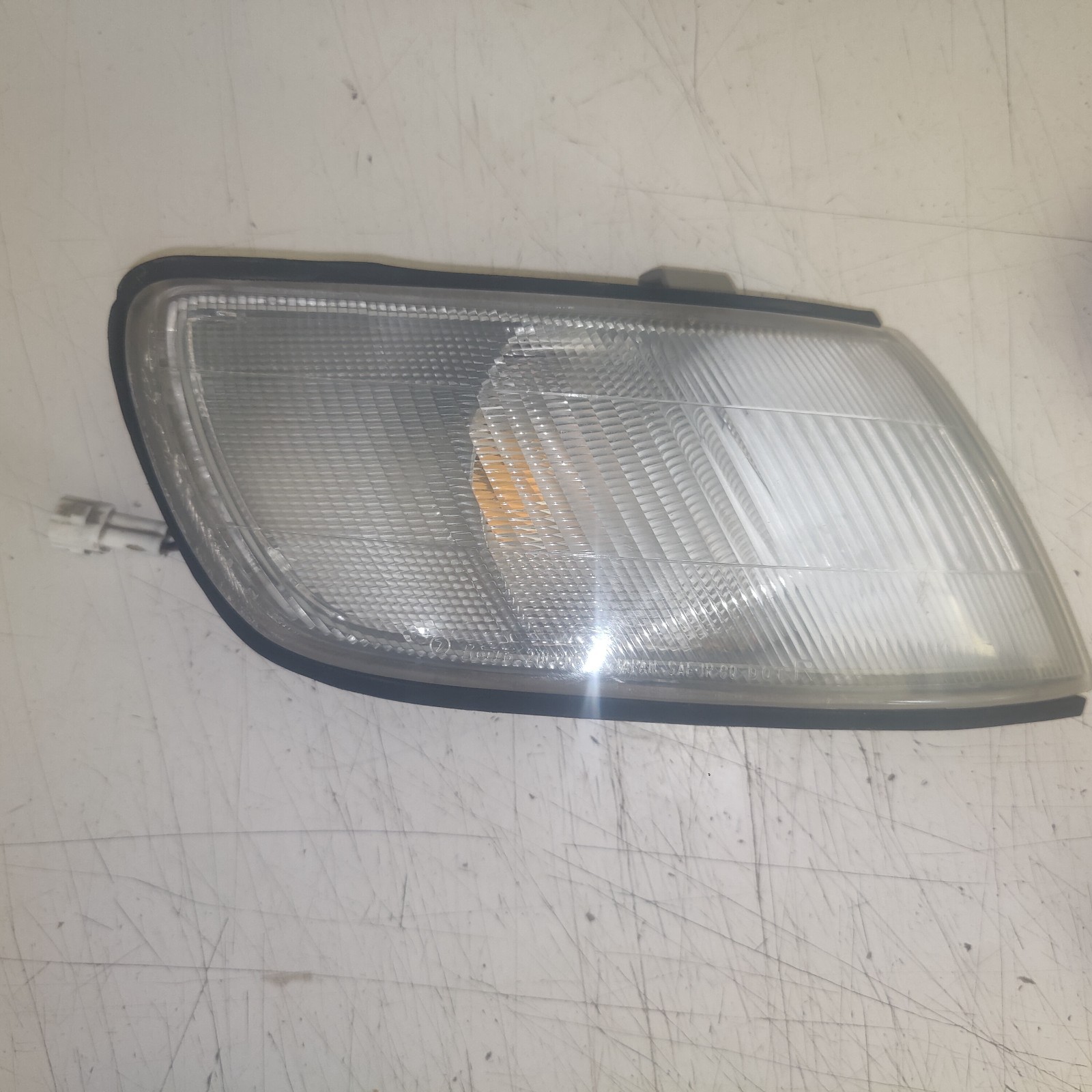 1992-1994 Subaru Legacy PASSENGER Right Corner Marker Turn Signal Light 1992-1994 Subaru Legacy PASSENGER Right Corner Marker Turn Signal Light