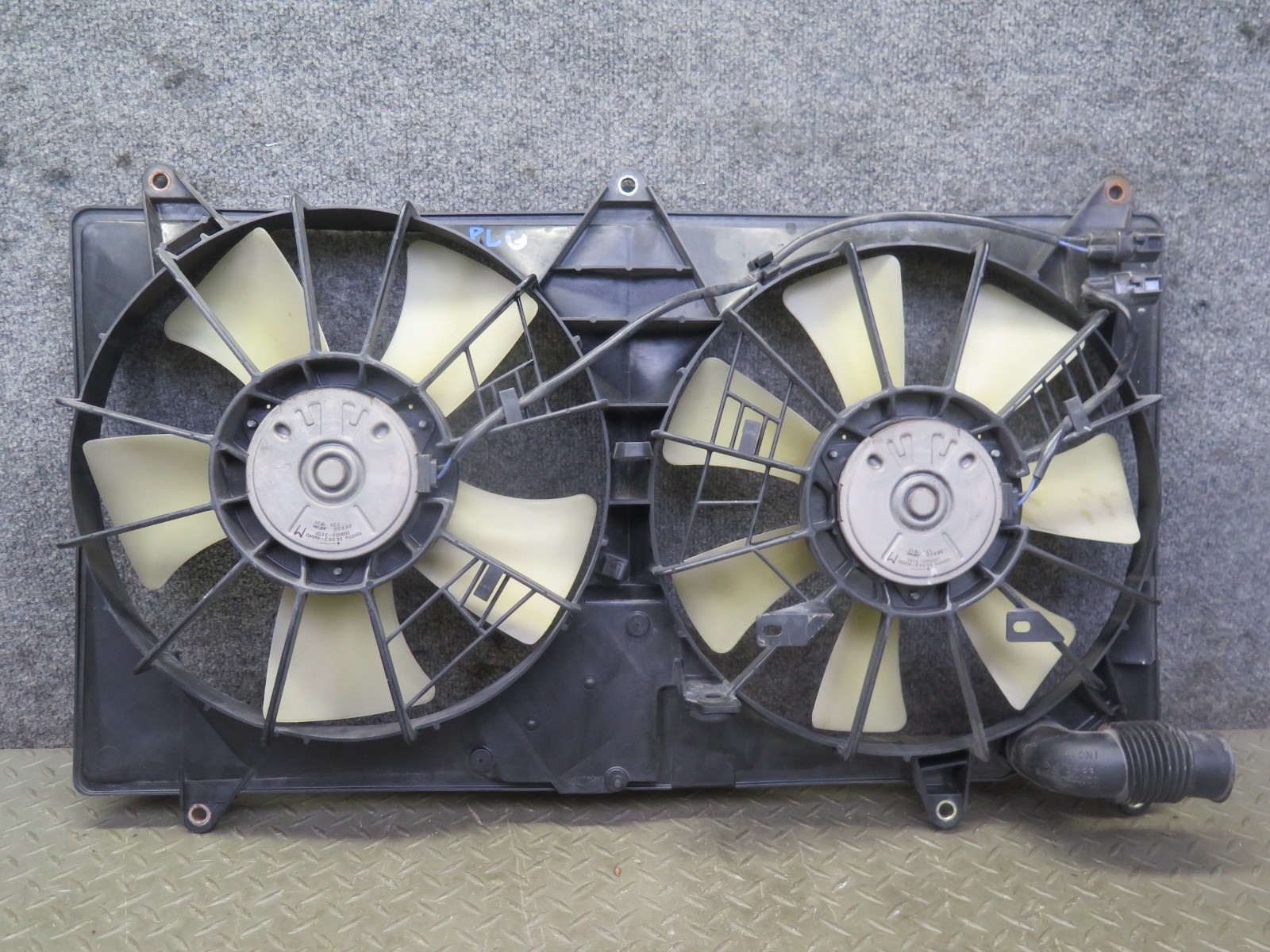 01-05 LEXUS UZS161L GS430 ENGINE COOLING FAN MOTOR SHROUD 122750-6772 OEM