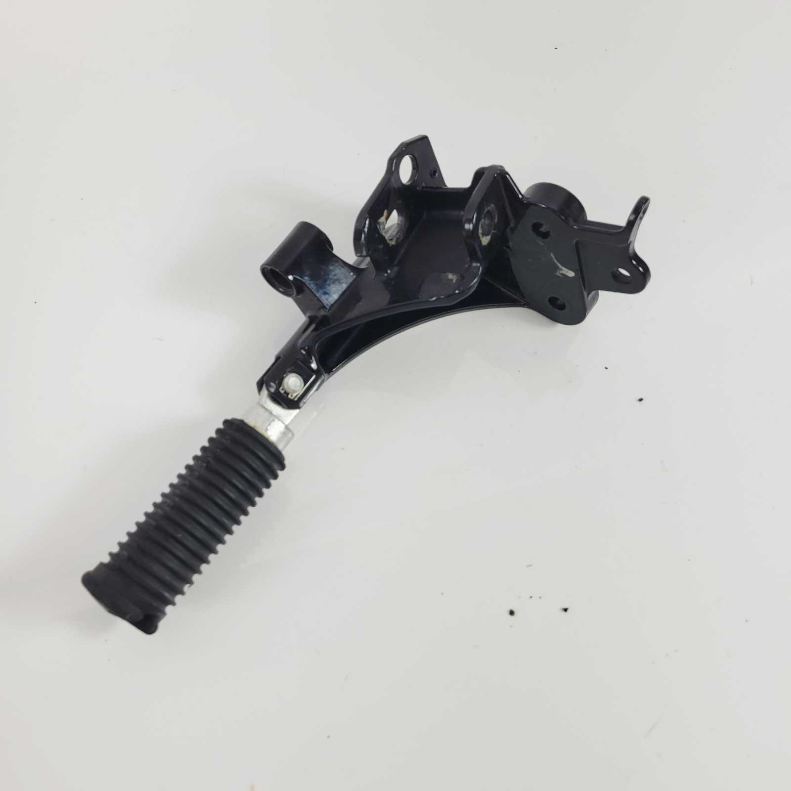 oem Harley Softail Heritage Classic Forward Control Left Footpeg Bracket 2005-17