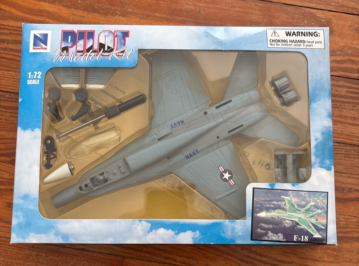 NEW F-18 Model Kit by New Ray NEW F-18 Model Kit by New Ray