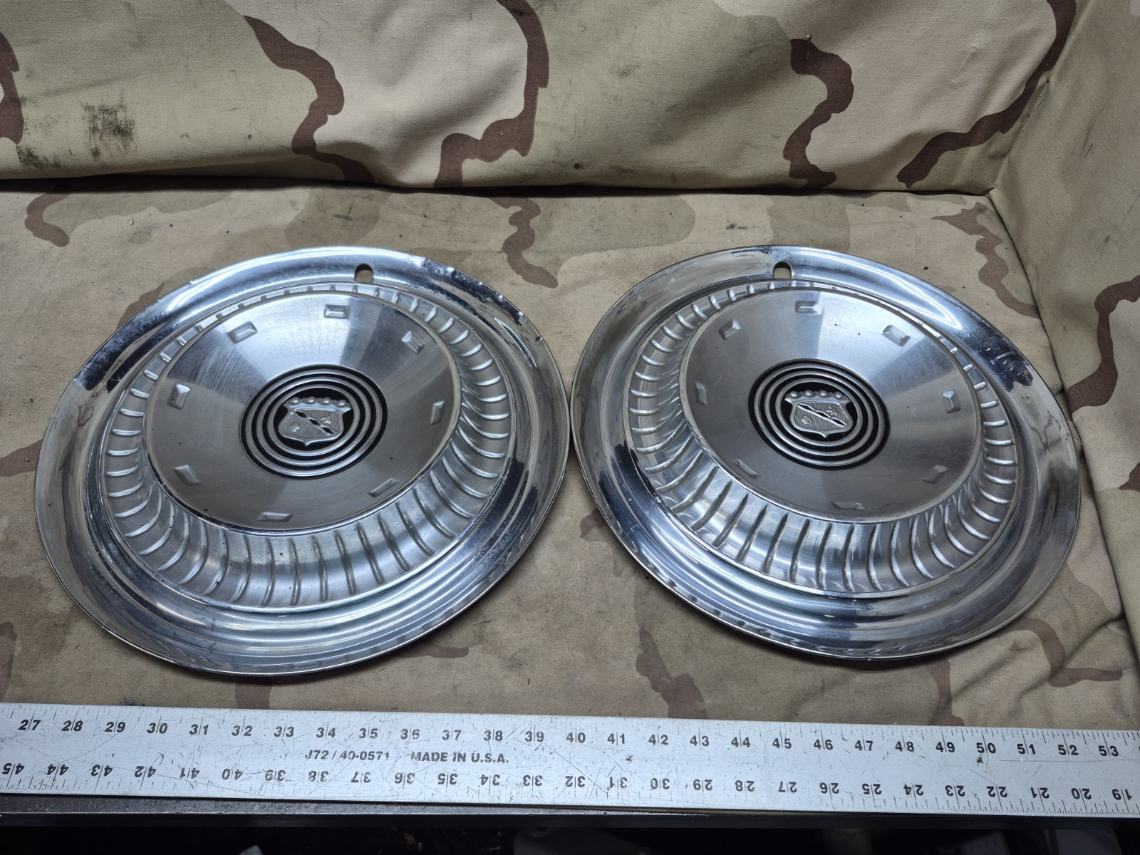 (2) 1959 59 BUICK LESABRE ELECTRA VINTAGE HUBCAPS WHEEL COVER CENTER CAP OEM (2) 1959 59 BUICK LESABRE ELECTRA VINTAGE HUBCAPS WHEEL COVER CENTER CAP OEM
