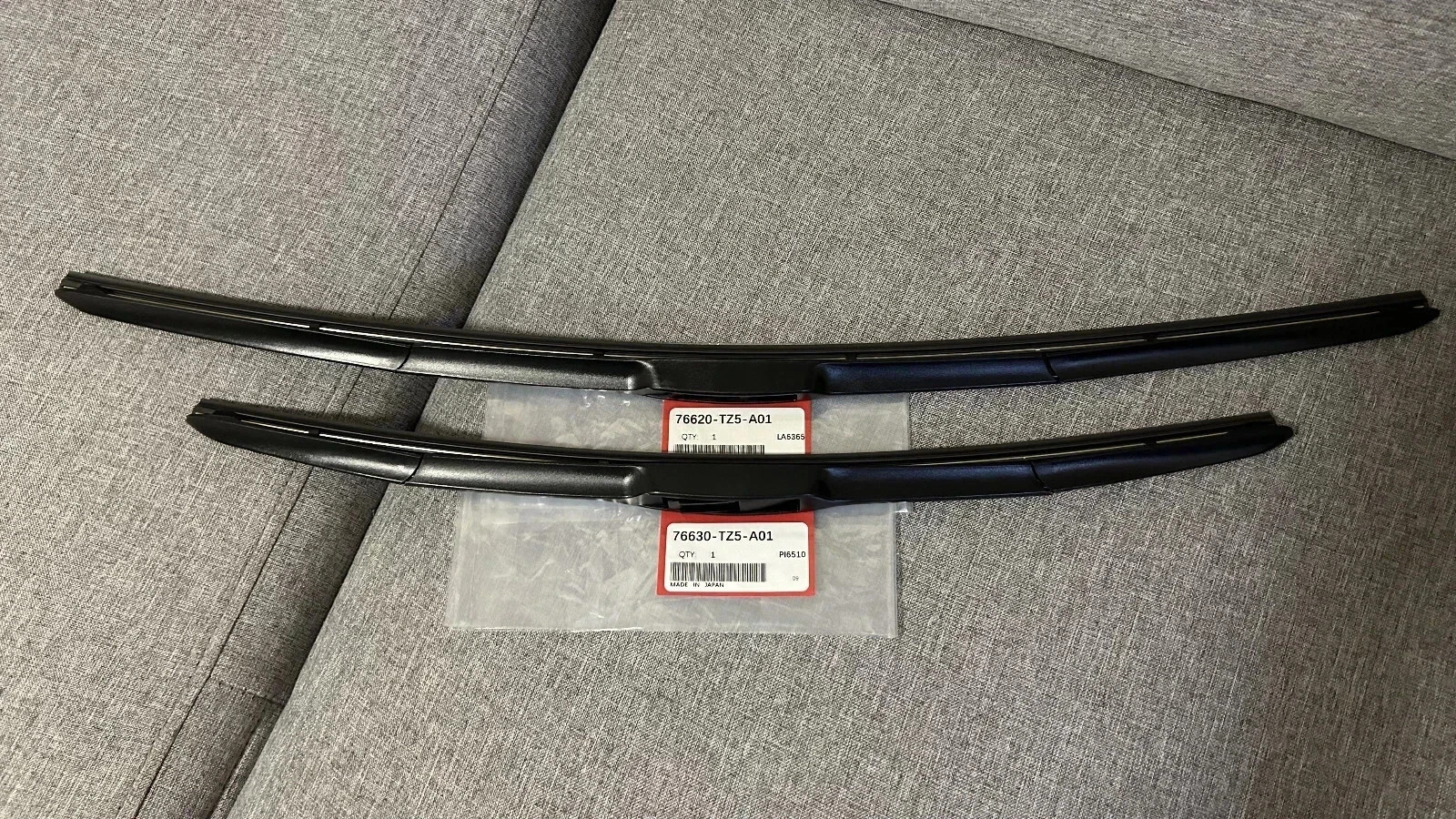 2Pcs  PAIR FRONT WINDSHIELD WIPER BLADES FOR 2016-2023 TOYOTA TACOMA 2/4 DOOR