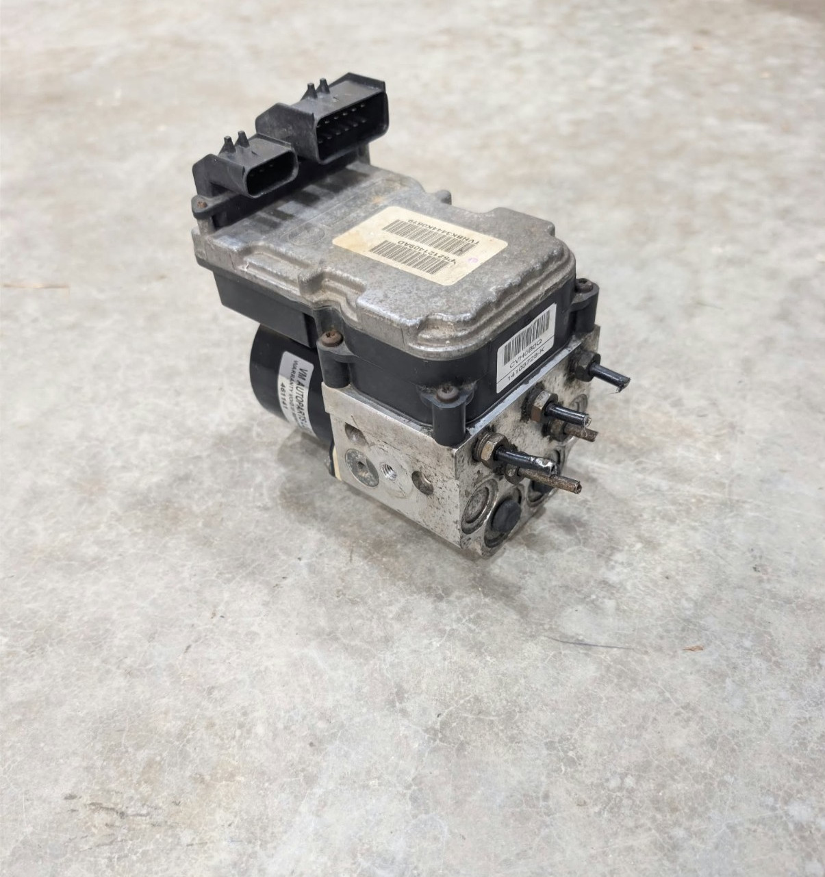 2004 2005 Dodge Ram 1500 2500 ABS Pump Module Anti-Lock Brake P52121409AD OEM