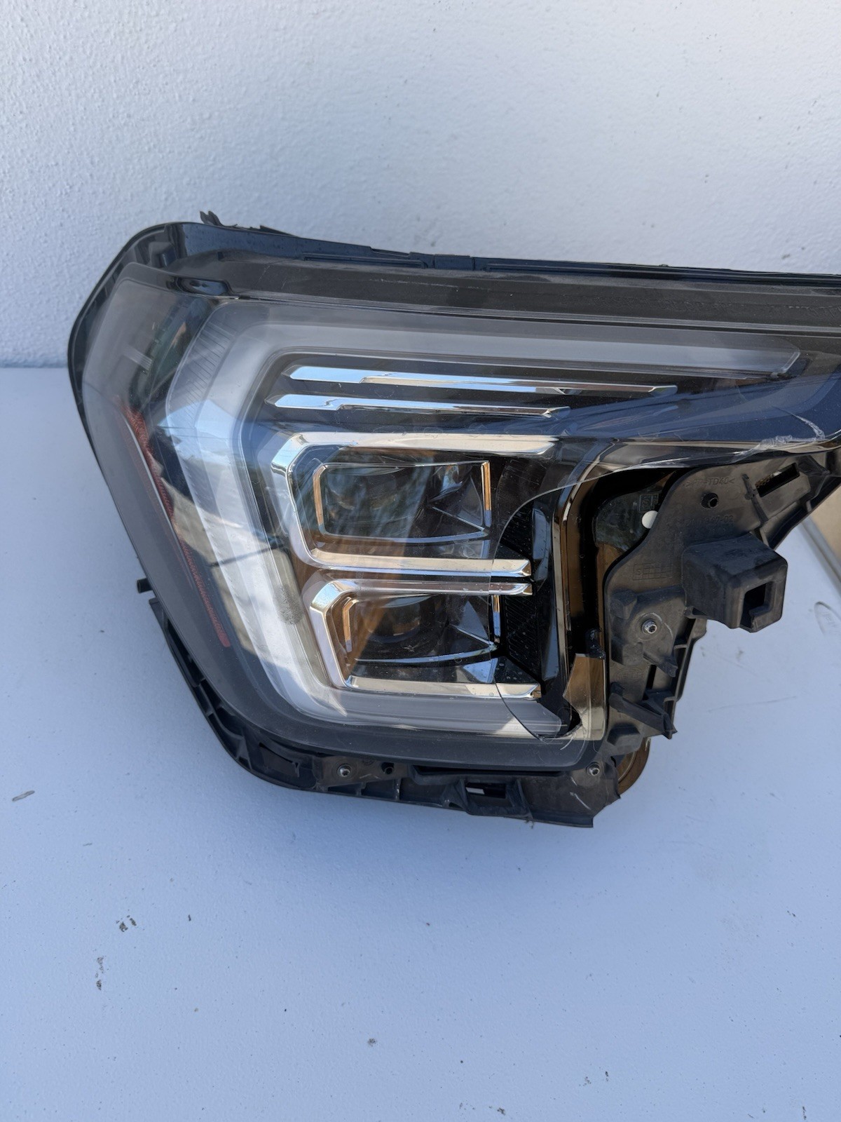 OEM 2025 2026 GMC TERRAIN LED HEADLIGHT RIGHT SIDE RH OEM 2025 2026 GMC TERRAIN LED HEADLIGHT RIGHT SIDE RH