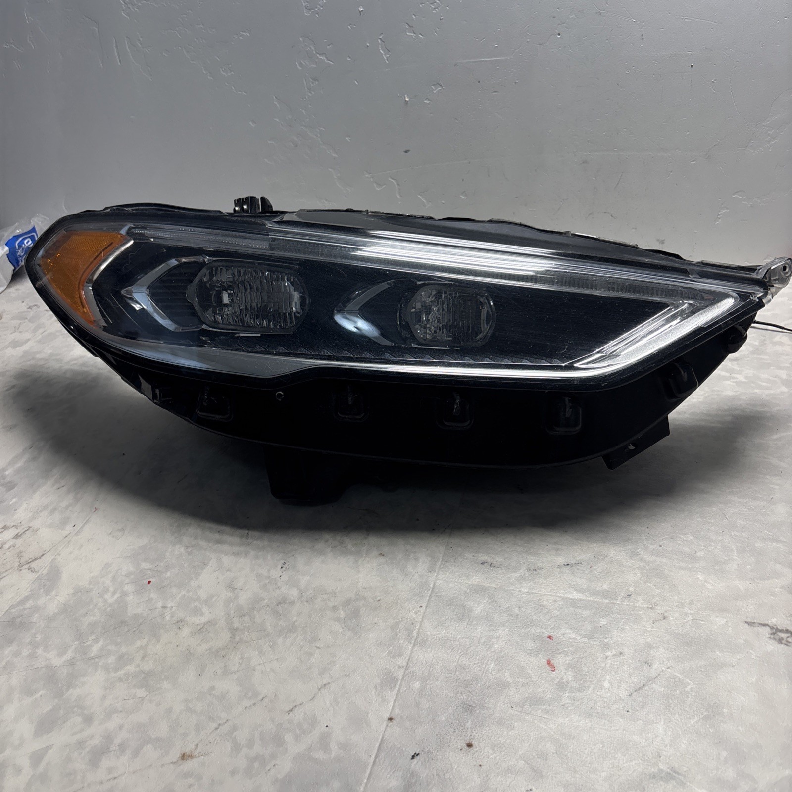2017-2020 Ford Fusion FULL LED Factory OEM Right/Pass Headlight Read Description 2017-2020 Ford Fusion FULL LED Factory OEM Right/Pass Headlight Read Description