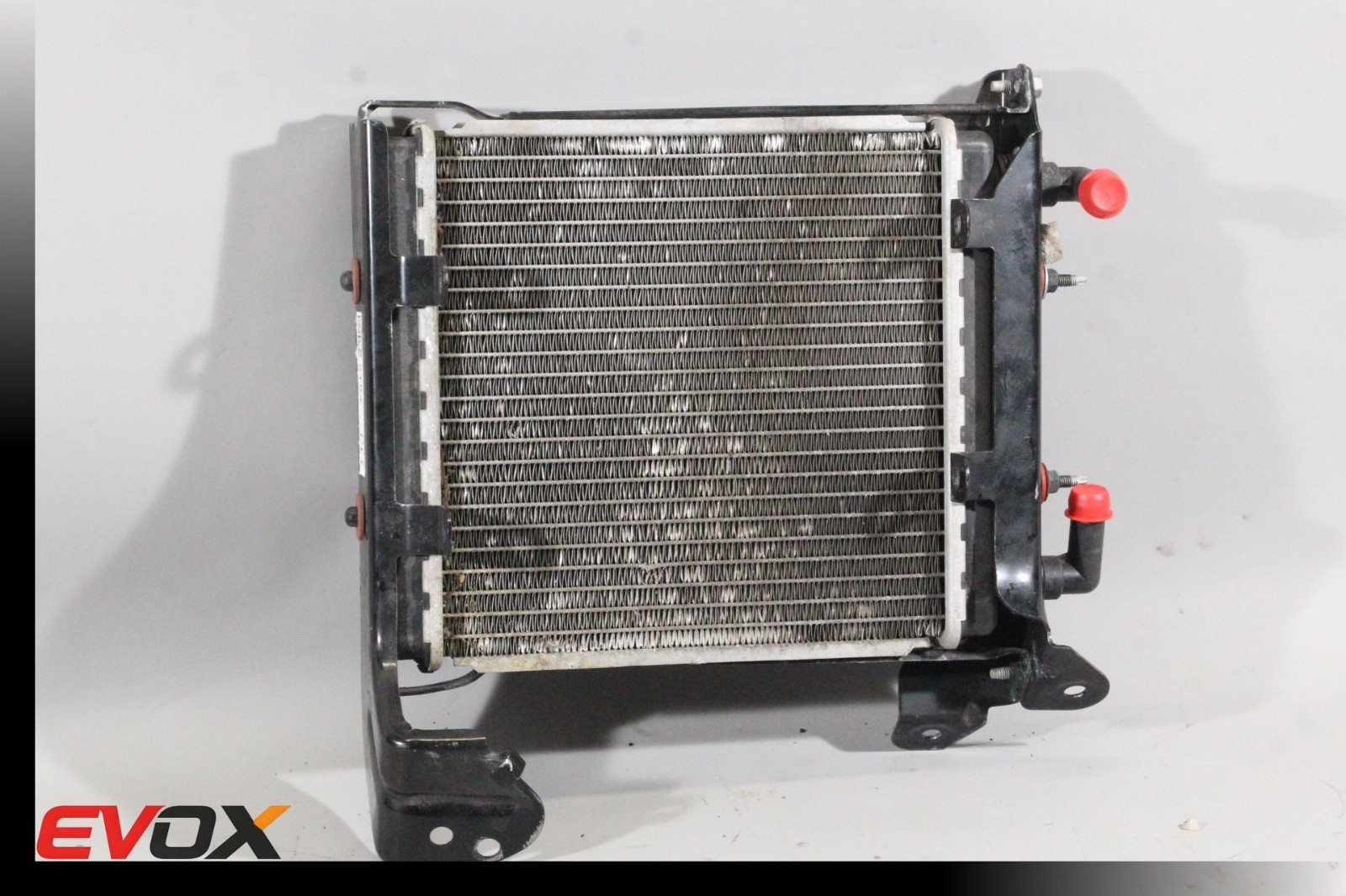 2016-2021 Camaro SS 1LE- PASSENGER RH EXTERNAL AUX RADIATOR ASSEMBLY OEM 02 2016-2021 Camaro SS 1LE- PASSENGER RH EXTERNAL AUX RADIATOR ASSEMBLY OEM 02