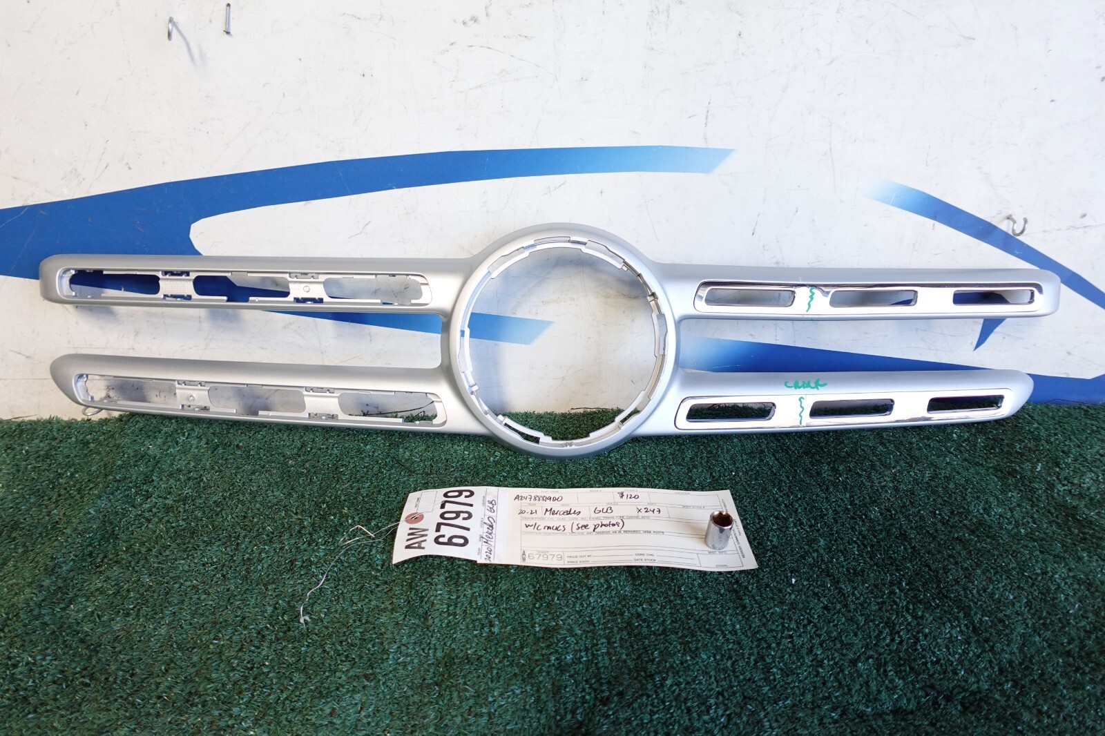 w/ cracks 2020 2021 MERCEDES GLB X247 FRONT TRIM GRILLE OEM AW67979 w/ cracks 2020 2021 MERCEDES GLB X247 FRONT TRIM GRILLE OEM AW67979