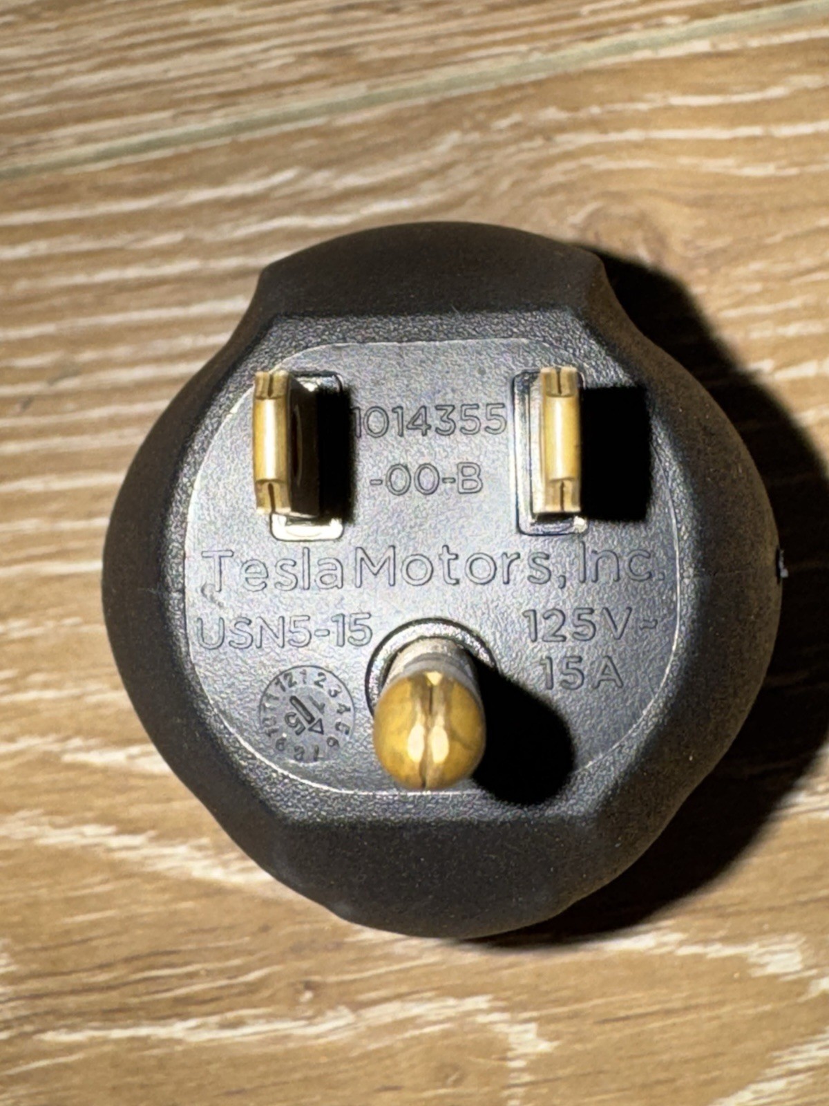 Tesla Model S X NEMA Charging Adapter 1014355-00-B USN5-15 125V-15A OEM Tesla Model S X NEMA Charging Adapter 1014355-00-B USN5-15 125V-15A OEM