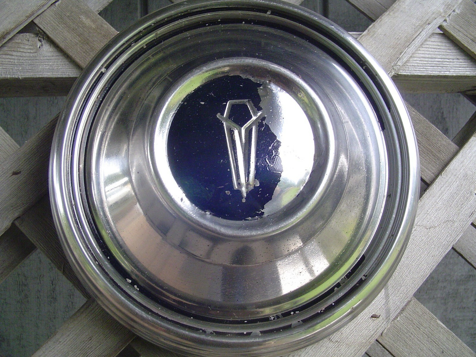 ONE VINTAGE MOPAR DODGE CHRYSLER PLYMOUTH CHARGER HUBCAP WHEEL COVER CENTER CAP 