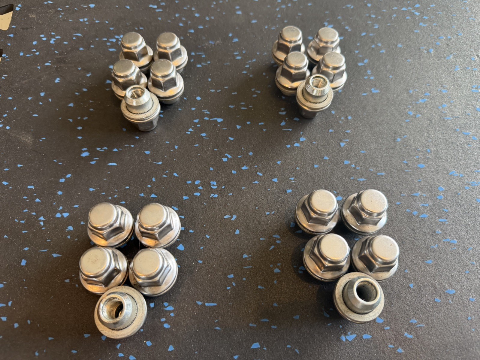 07-15 Infiniti Nissan G37 Q50 M35 M45 370z LUG NUT 12x1.25 OEM Factory set of 20
