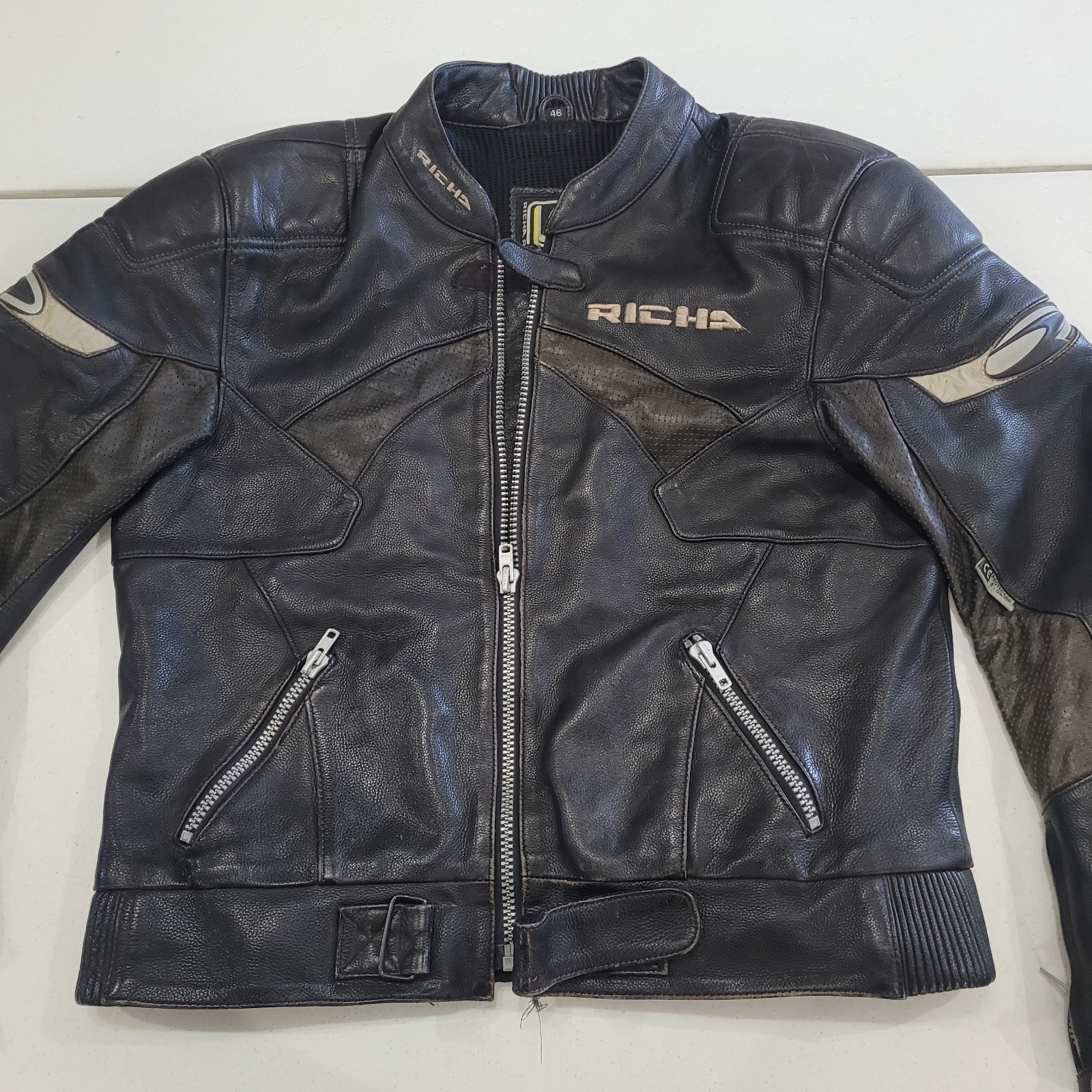 Richa Black Leather Motorbike Jacket Size 46 XL Armoured Richa Black Leather Motorbike Jacket Size 46 XL Armoured