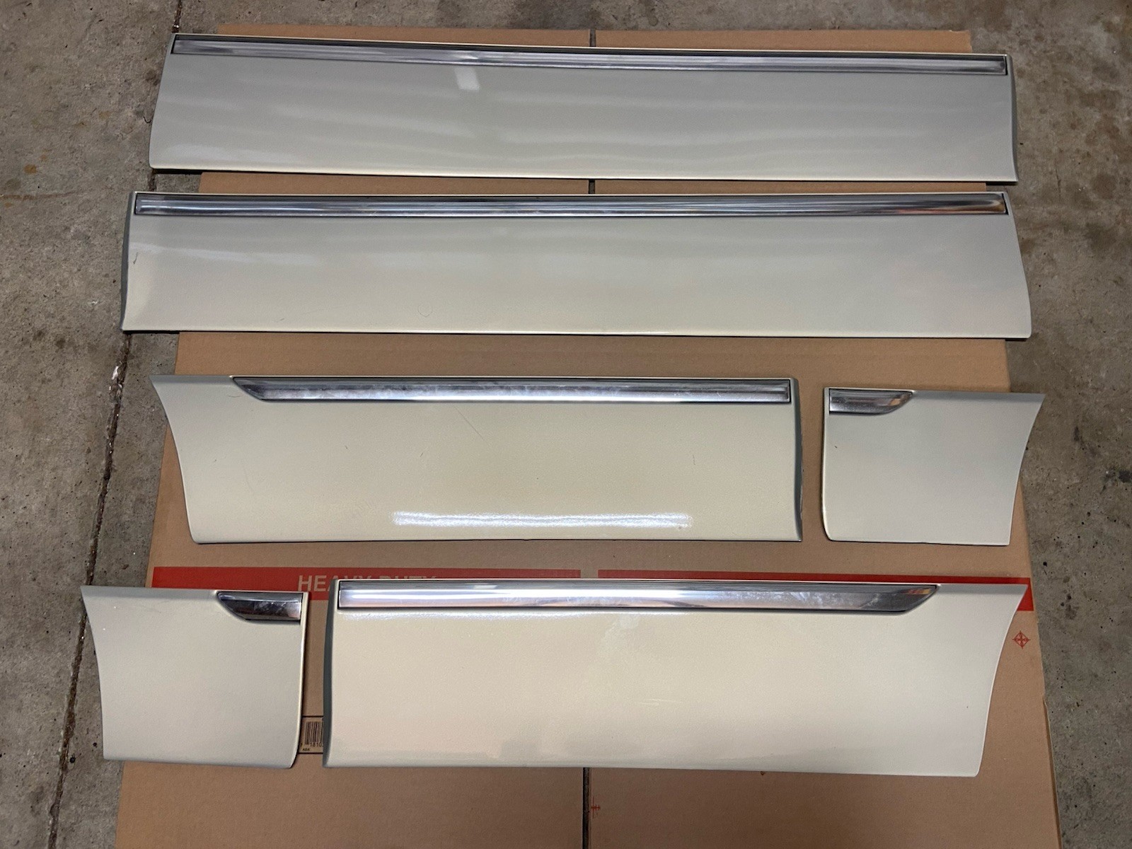 03-05 Mercury Grand Marquis Set of 6pc Door Molding Silver Green OEM 03-05 Mercury Grand Marquis Set of 6pc Door Molding Silver Green OEM