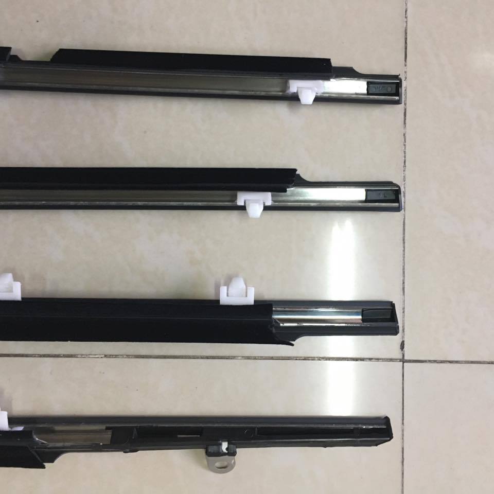 79 - 83 TOYOTA HILUX RN30 LN30 RN40 LN40 LN46 SET OF DOOR BELT WEATHER SEAL NEW