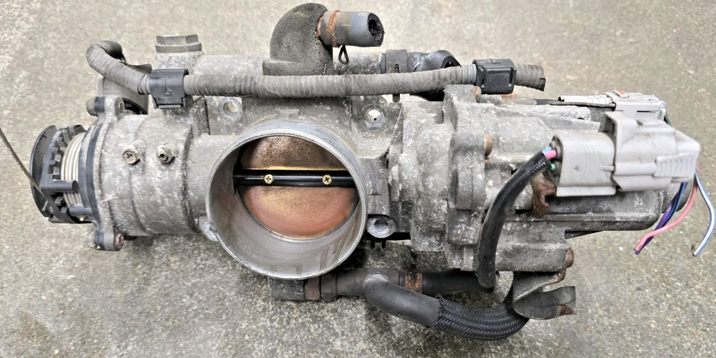 1998-2002 TOYOTA TUNDRA SEQUOIA Throttle Body Valve 4.7L V8 22030-50142 OEM